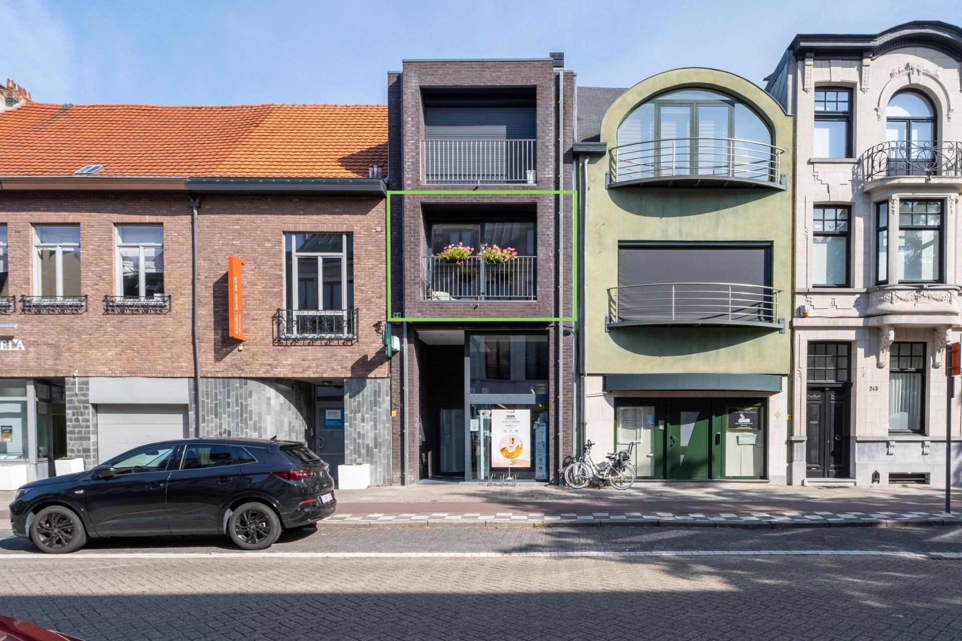 1-slaapkamer appartement met ruim terras — foto