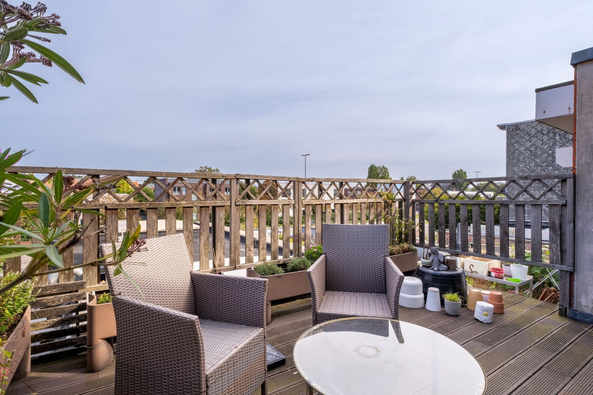 1-slaapkamer appartement met ruim terras — foto