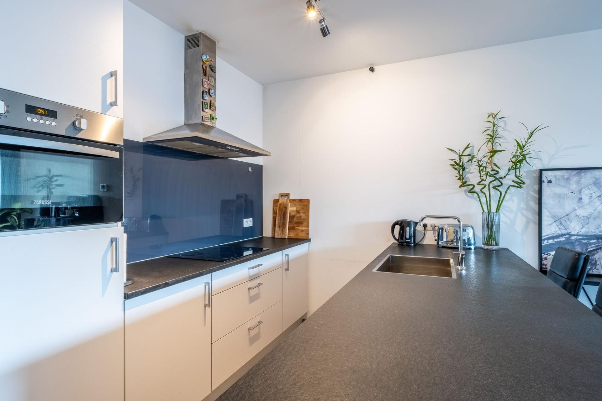 Instapklaar 2 slk appartement grens Zurenborg — foto