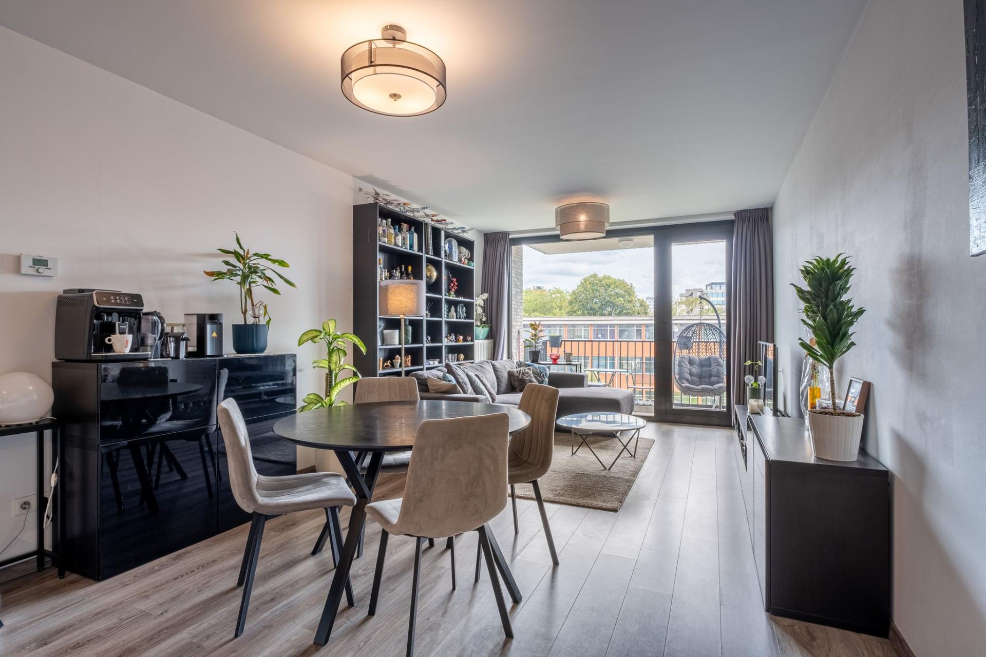 Instapklaar 2 slk appartement grens Zurenborg — foto