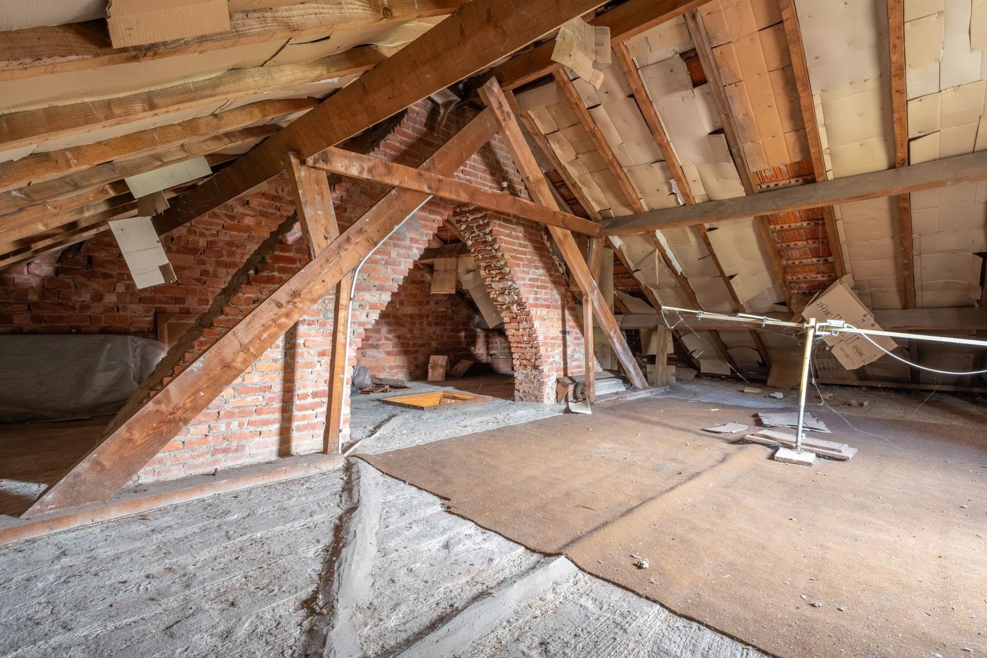 Te renoveren woning met 3 slpk op perceel van 488m² in balen — foto