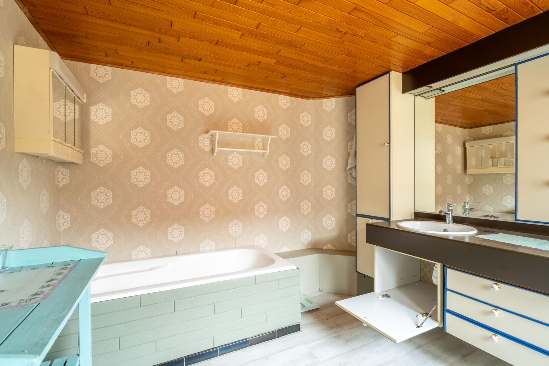 Te renoveren woning met 3 slpk op perceel van 488m² in balen — foto