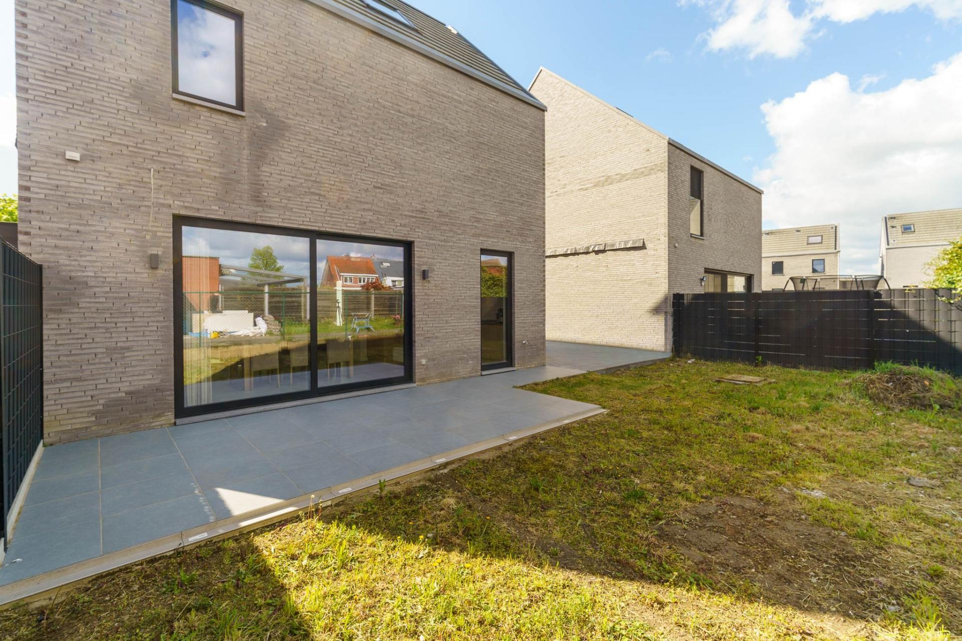 Recente BEN woning in rustige straat te Vremde/Boechout. — foto