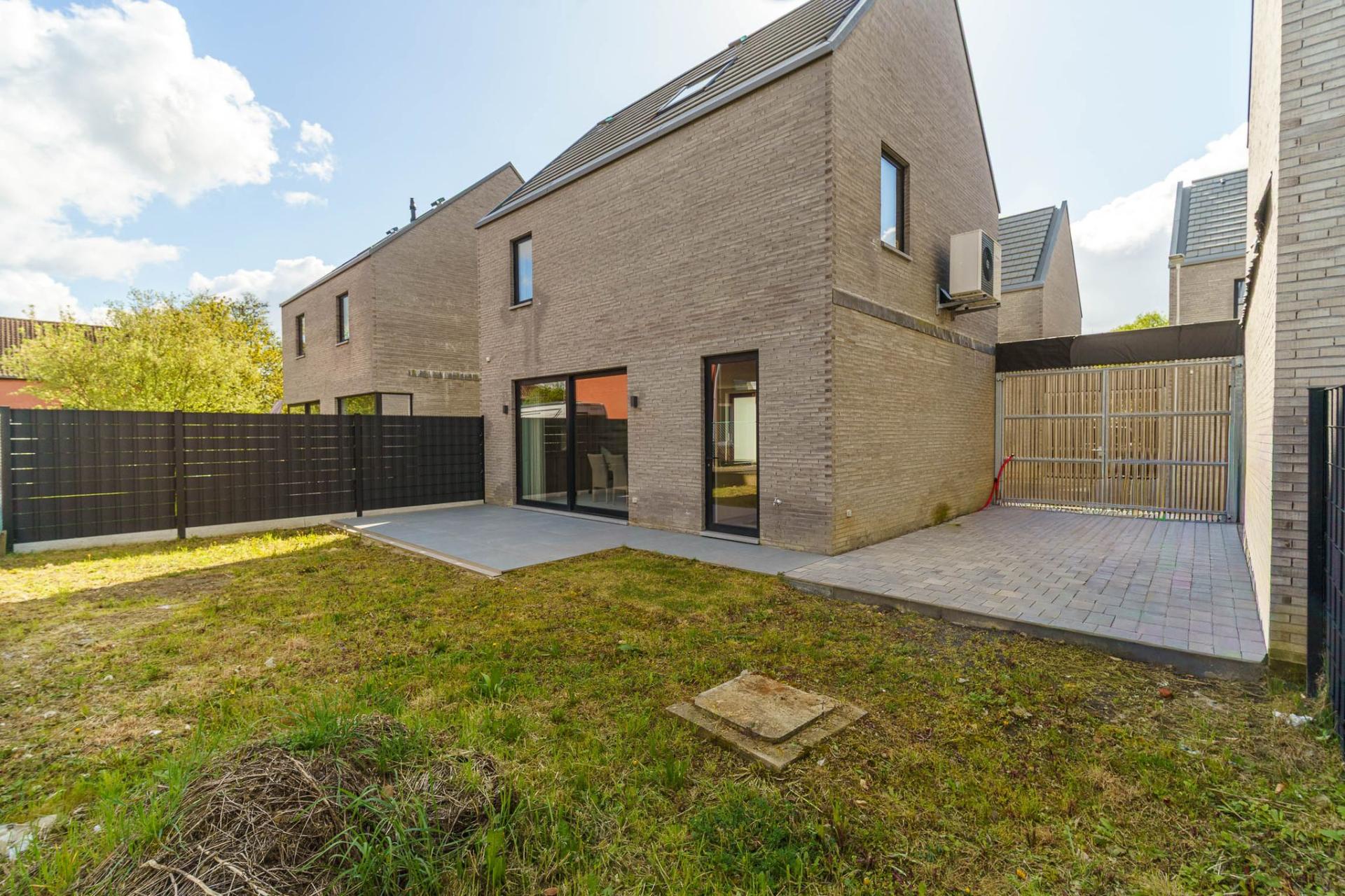Recente BEN woning in rustige straat te Vremde/Boechout. — foto