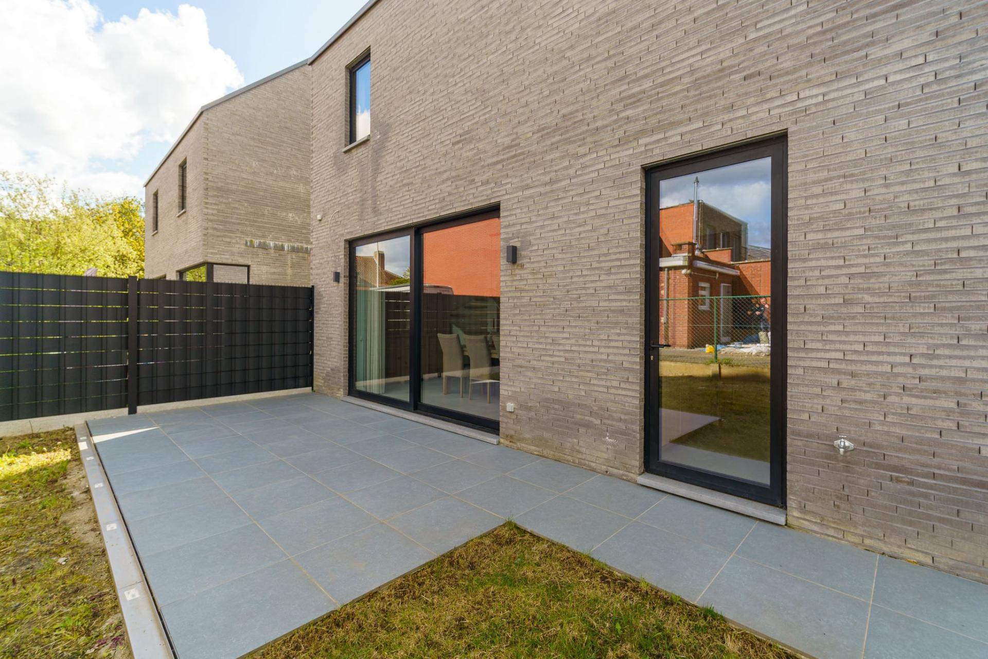 Recente BEN woning in rustige straat te Vremde/Boechout. — foto