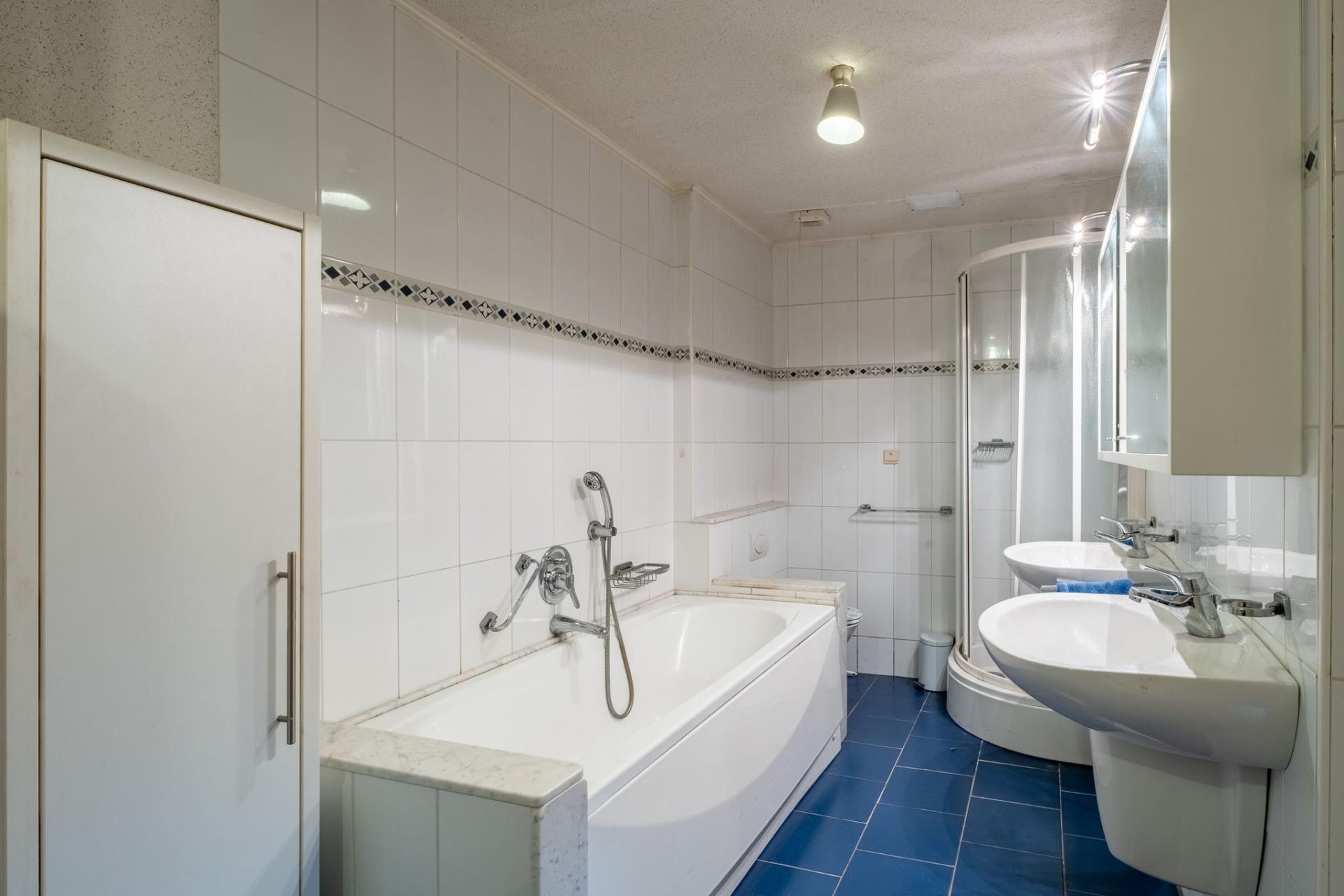 Op te frissen appartement in kleinschalig gebouw in Berlaar — foto