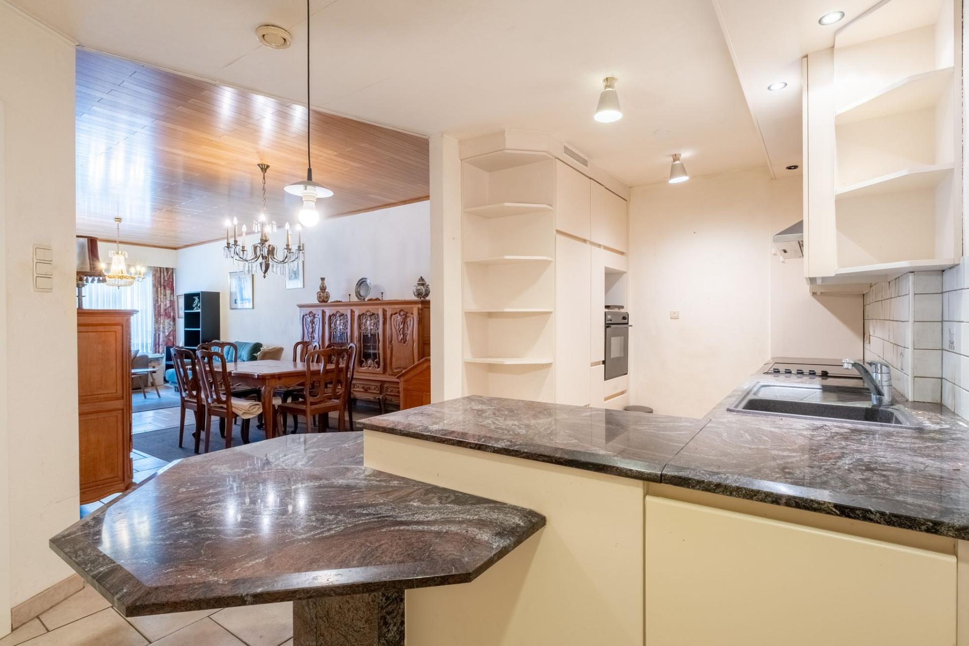 Op te frissen appartement in kleinschalig gebouw in Berlaar — foto