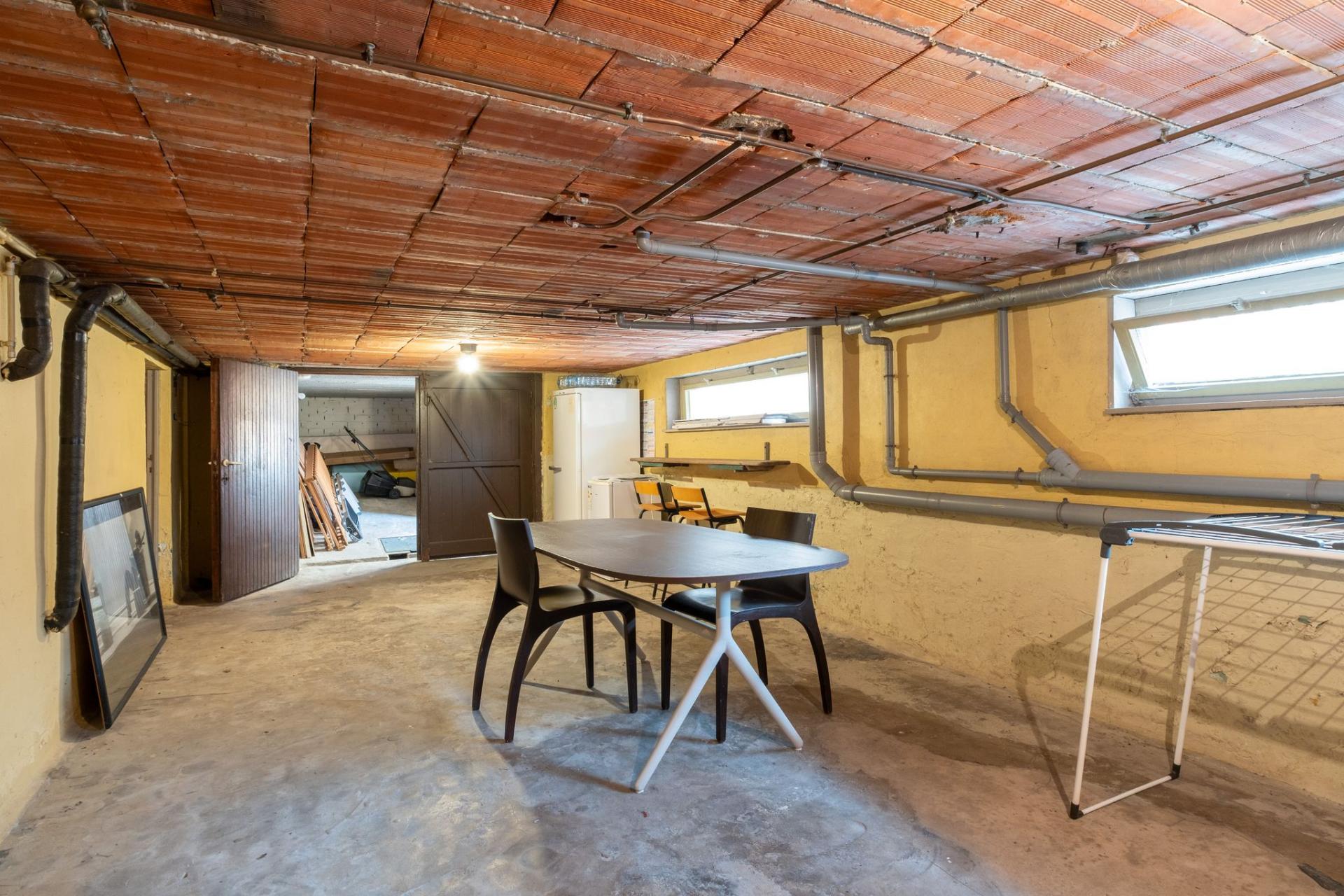 Gelijkvloerse woning met 3 slpk. op 530m2 in Mol — foto
