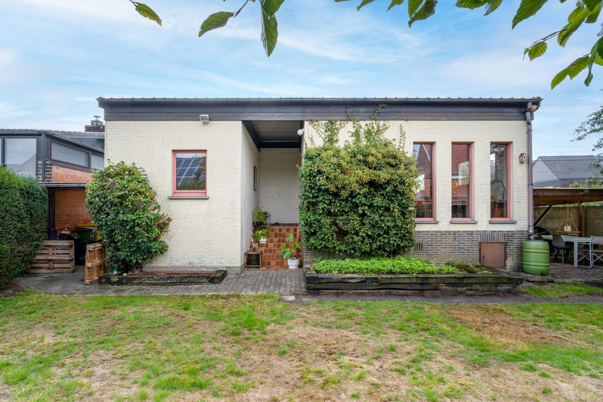 Gelijkvloerse woning met 3 slpk. op 530m2 in Mol — foto