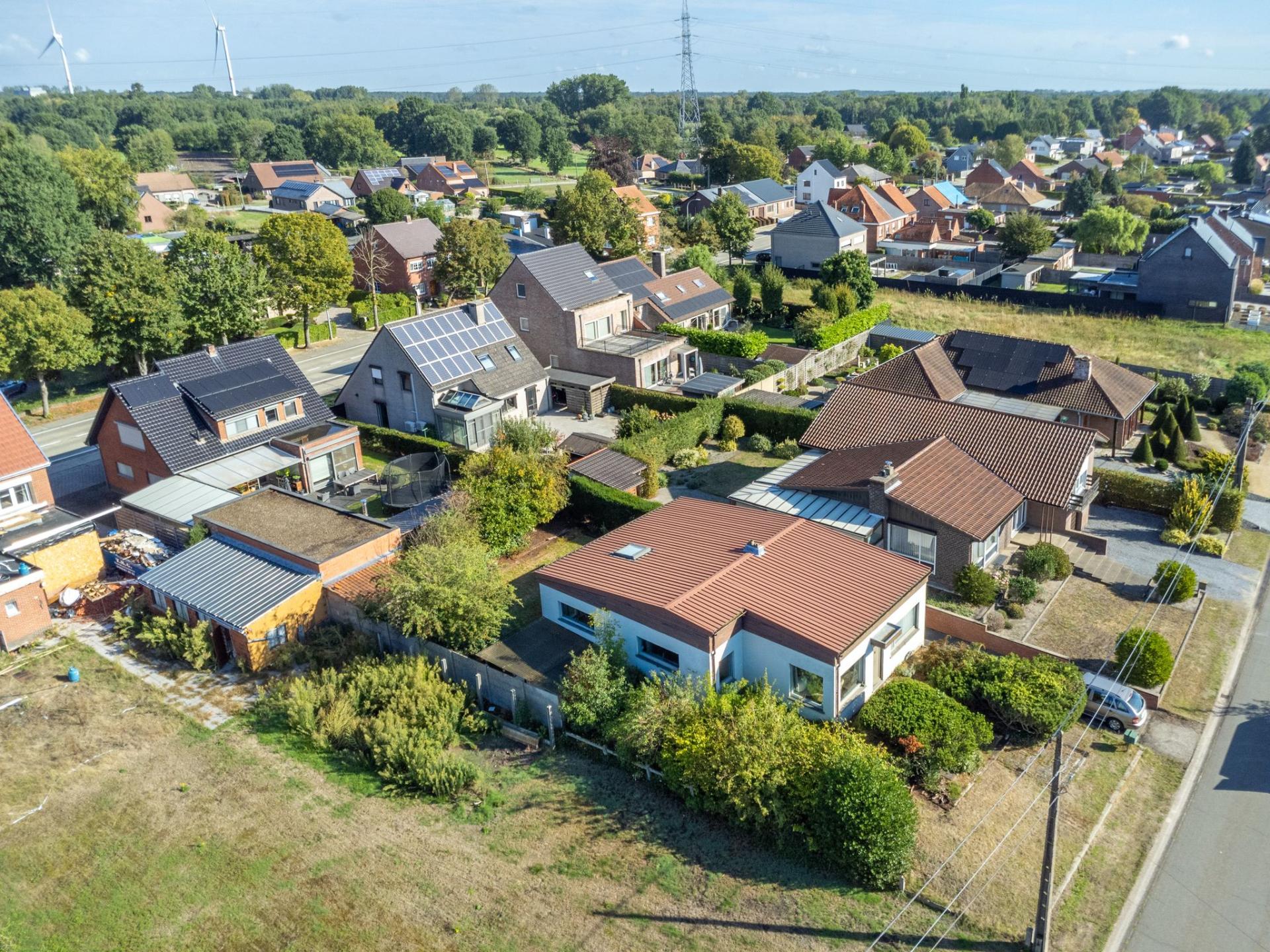 Gelijkvloerse woning met 3 slpk. op 530m2 in Mol — foto