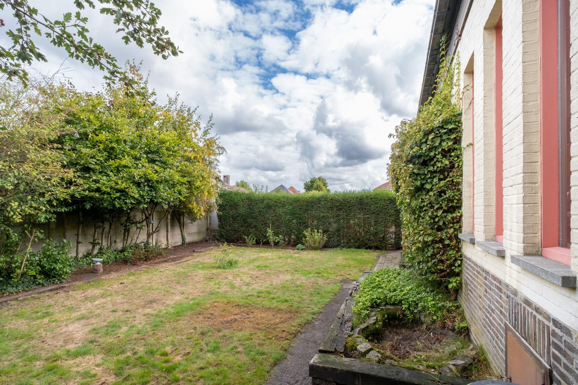 Gelijkvloerse woning met 3 slpk. op 530m2 in Mol — foto