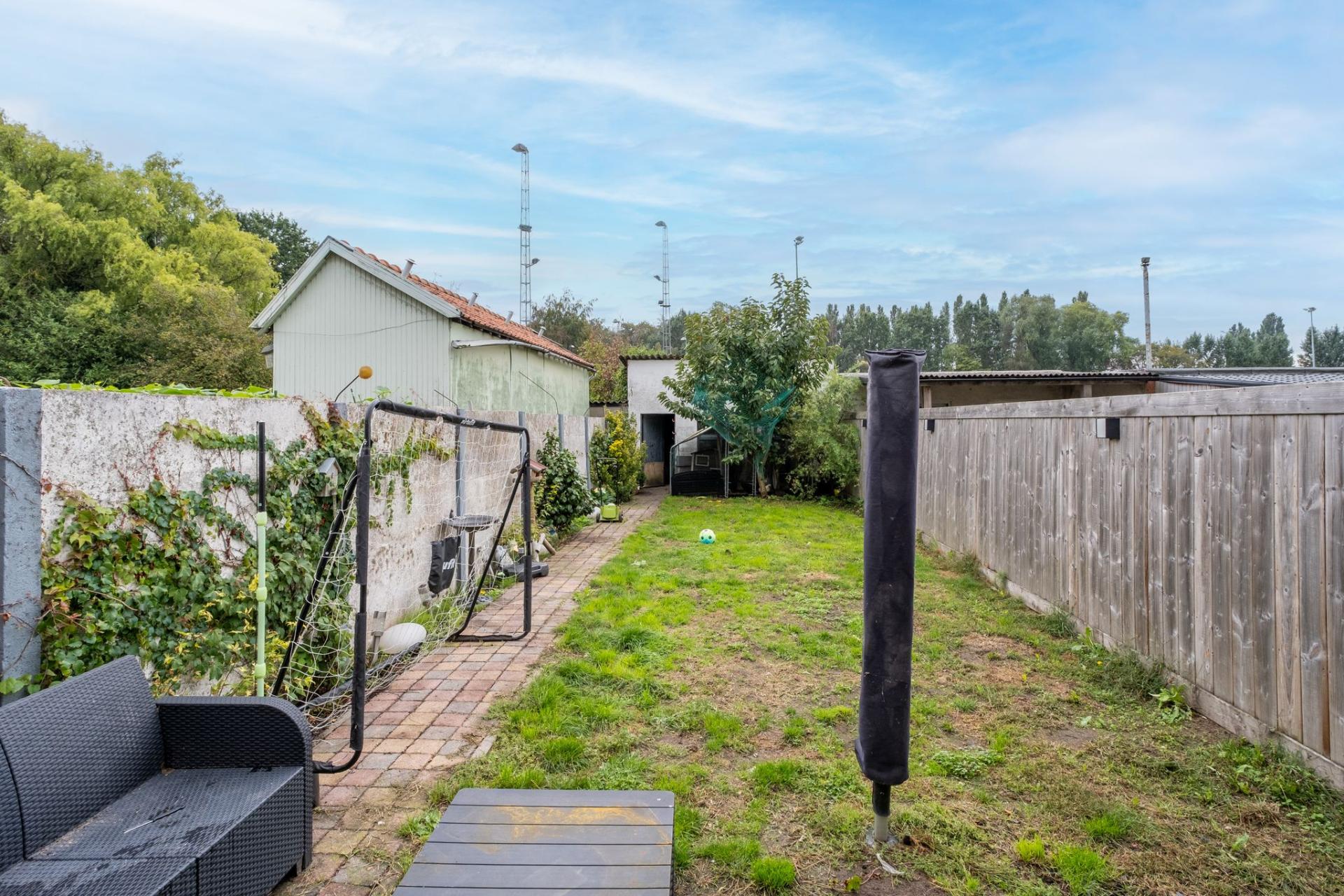 Eengezinswoning in Merksem met zuidgerichte tuin — foto