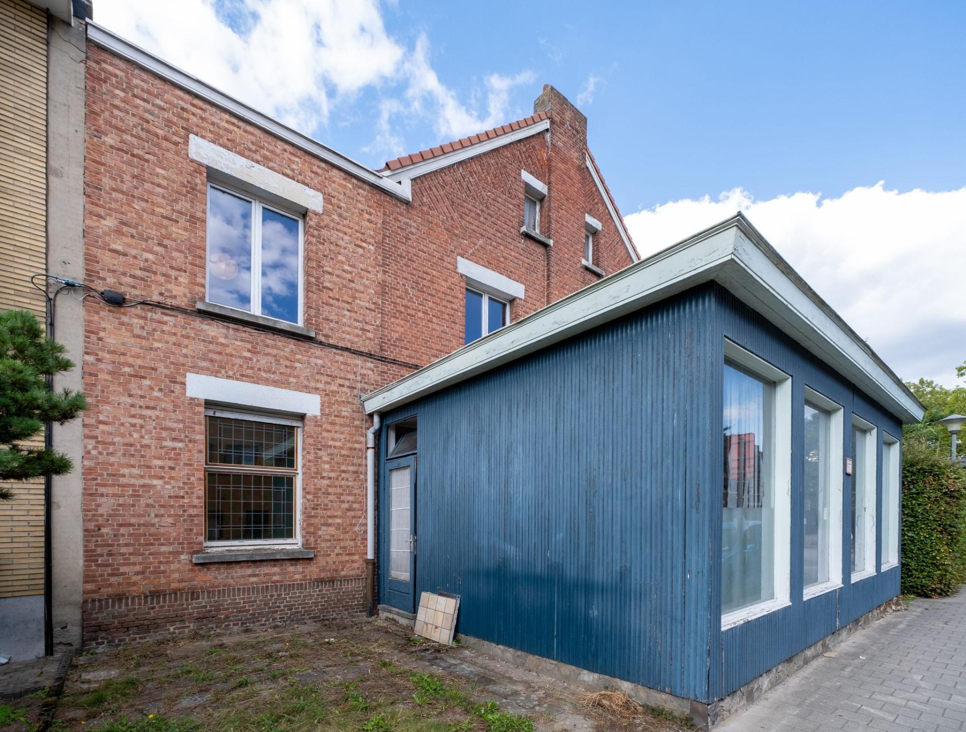 Te renoveren woonhuis en handelspand met veel mogelijkheden! — foto