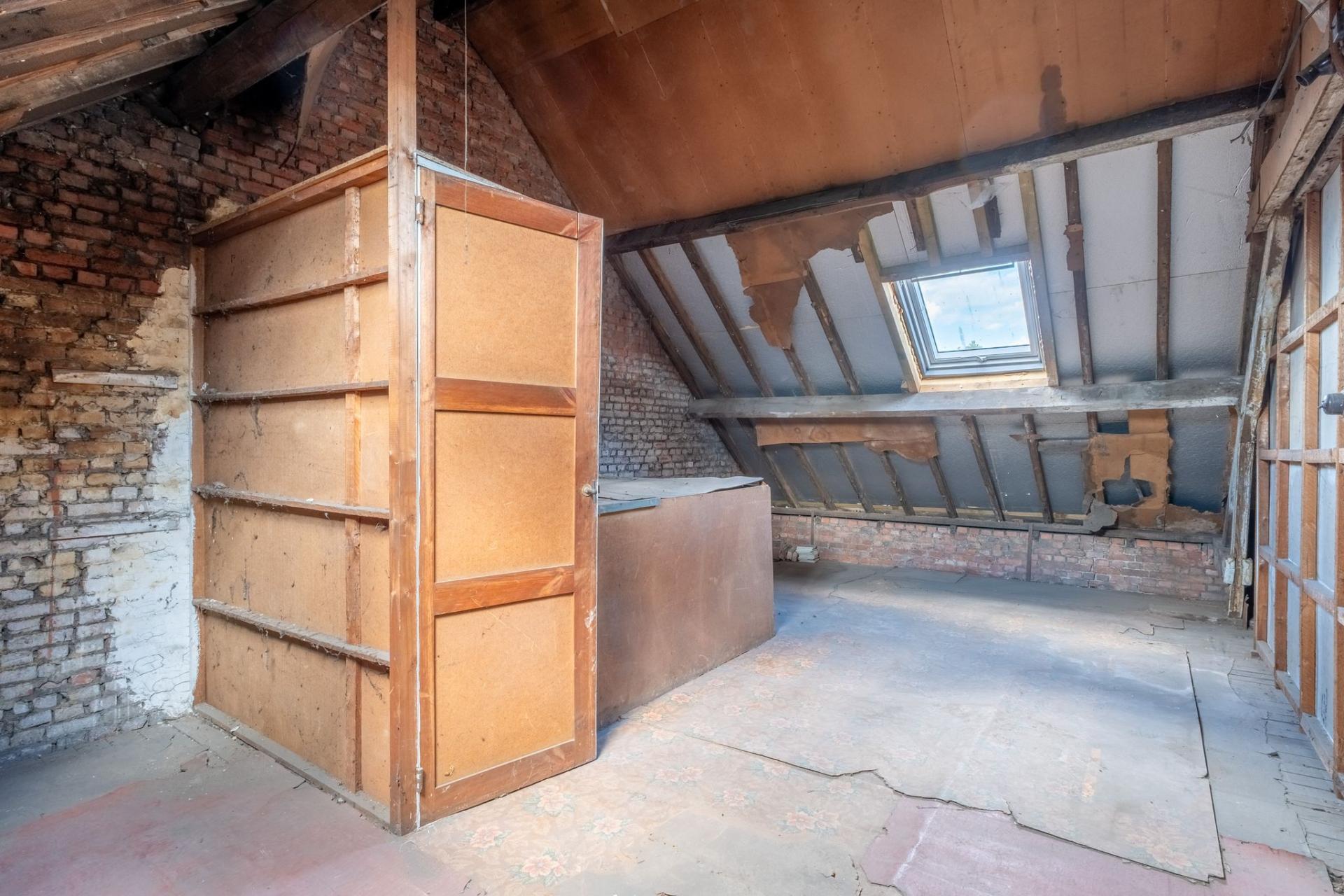 Te renoveren woonhuis en handelspand met veel mogelijkheden! — foto