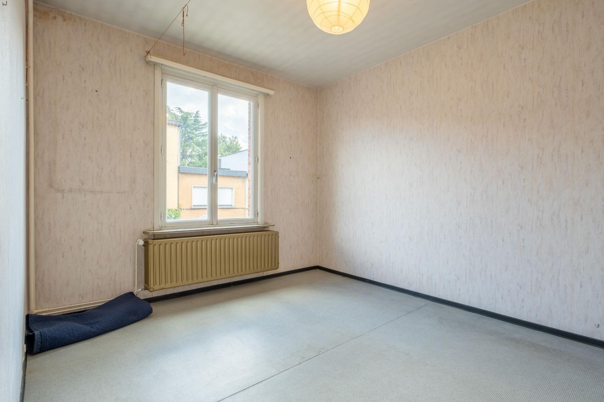 Te renoveren woonhuis en handelspand met veel mogelijkheden! — foto