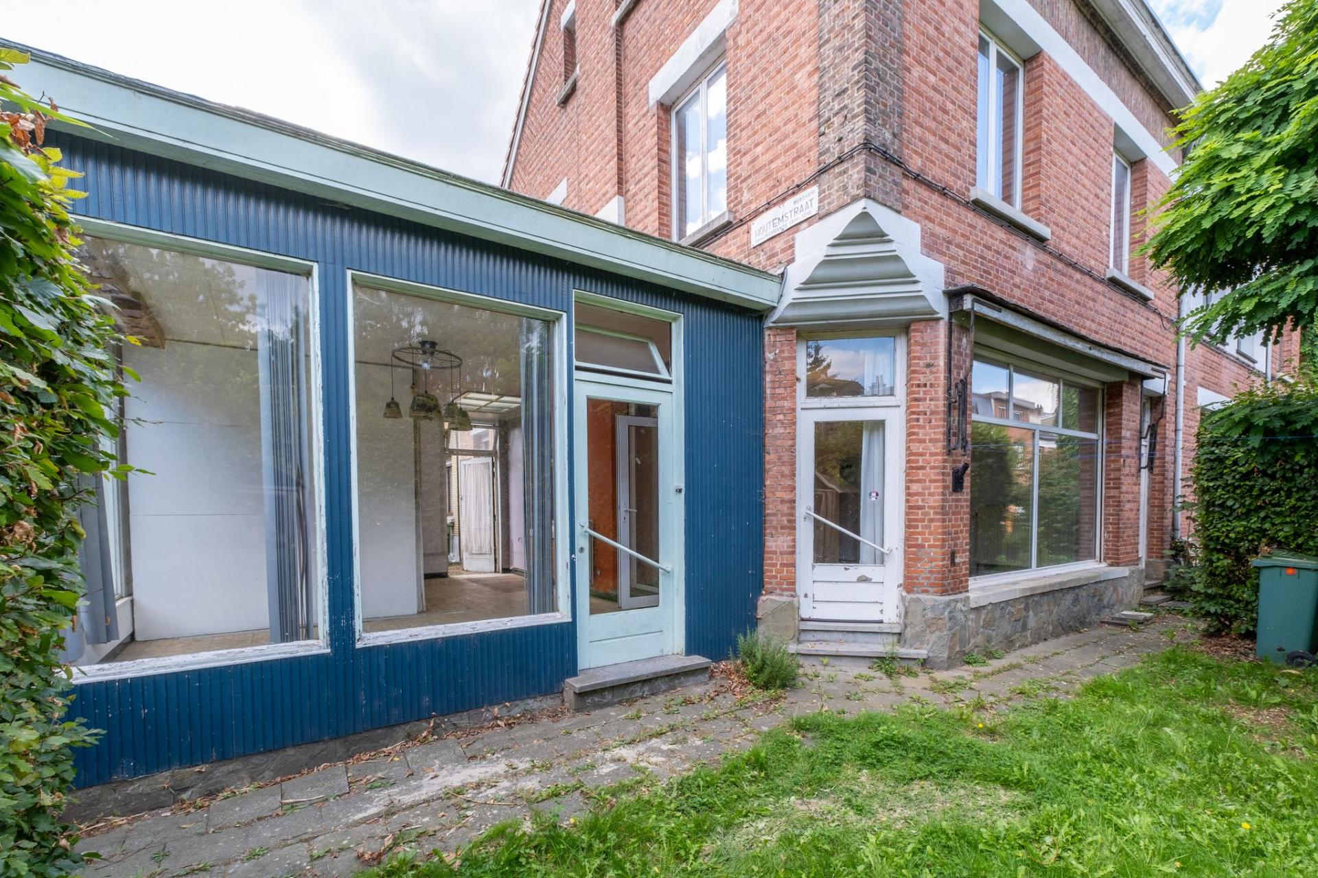 Te renoveren woonhuis en handelspand met veel mogelijkheden! — foto