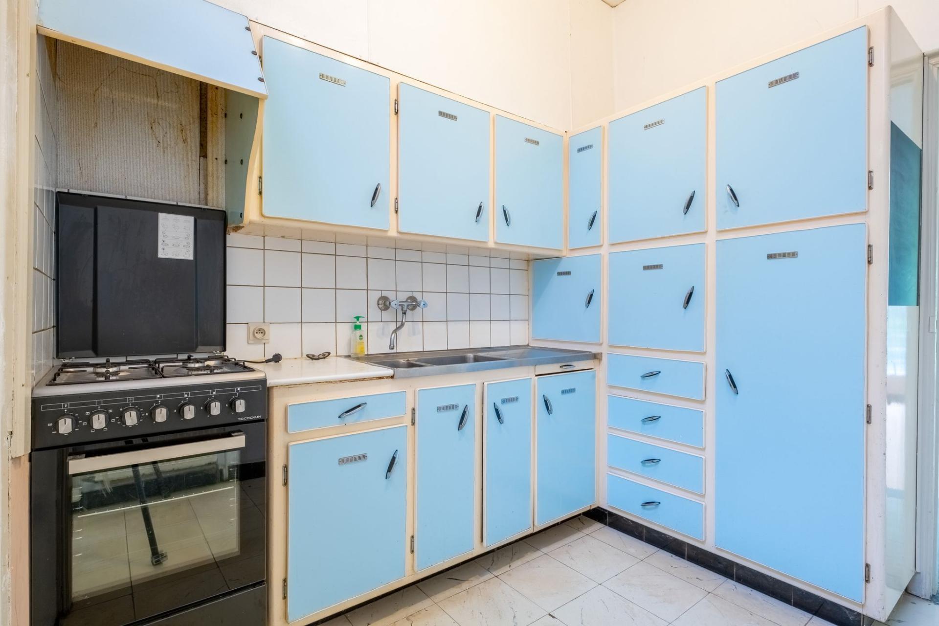 Te renoveren woonhuis en handelspand met veel mogelijkheden! — foto