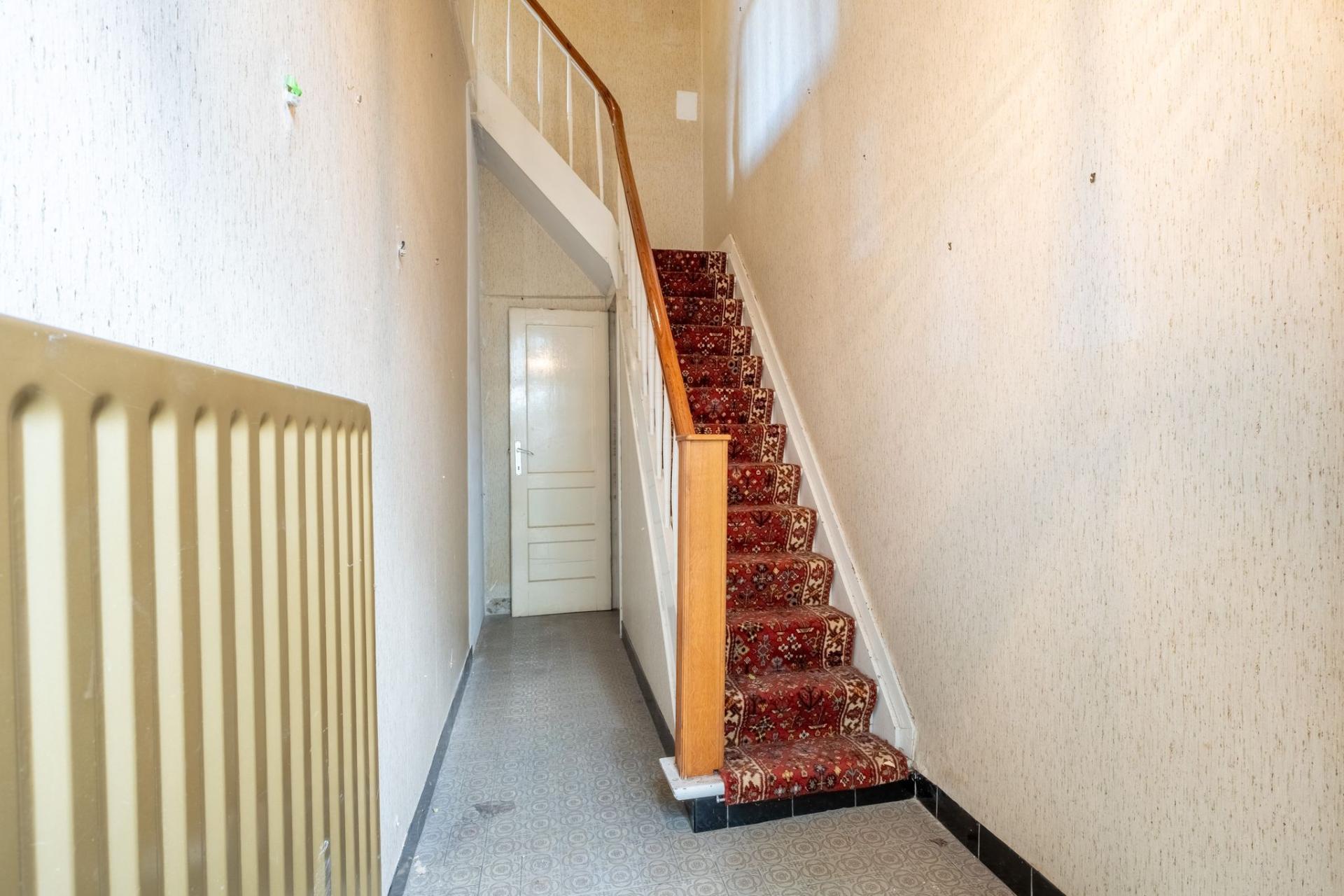 Te renoveren woonhuis en handelspand met veel mogelijkheden! — foto