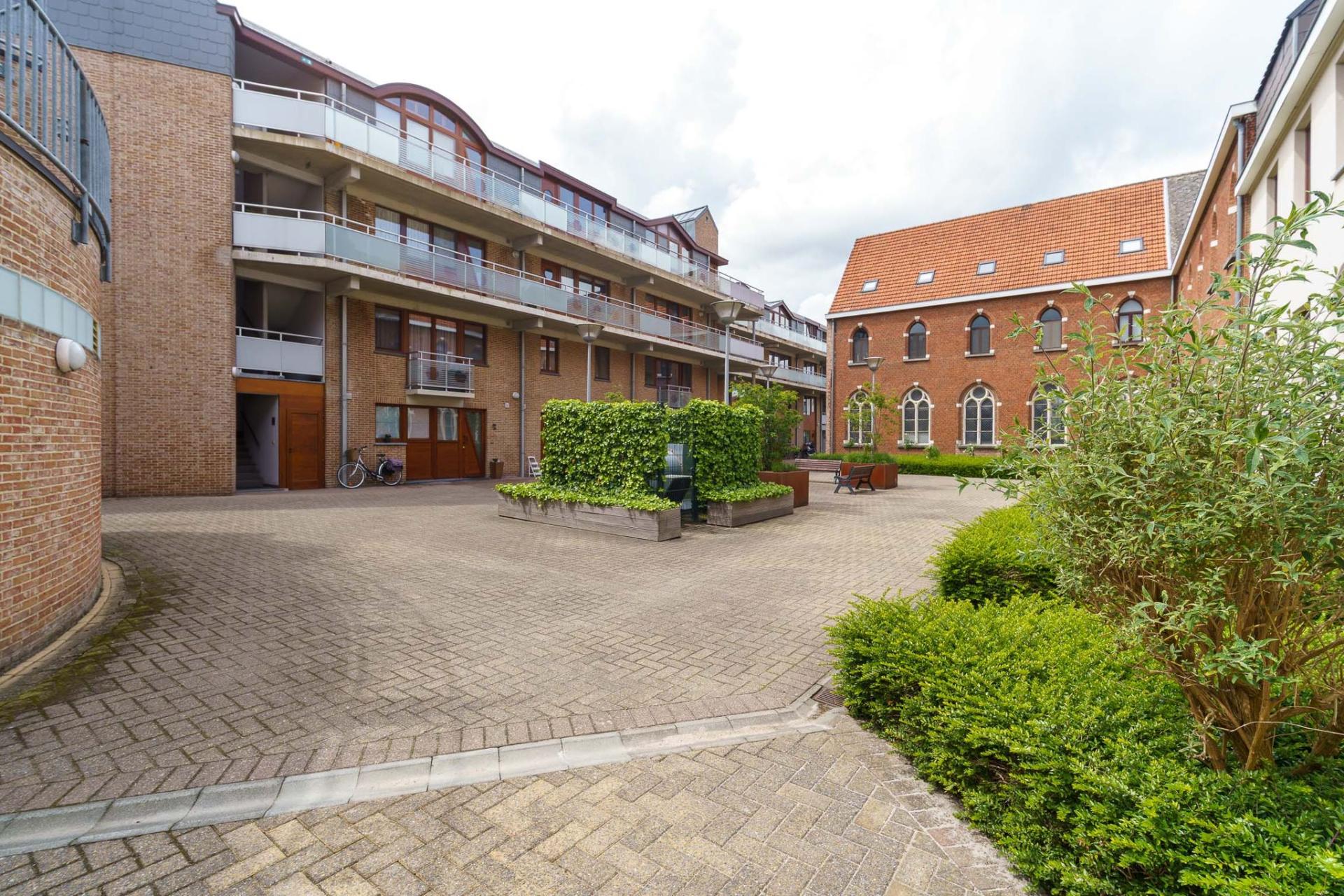 Ruim appartement met twee slaapkamers in hartje Mechelen — foto