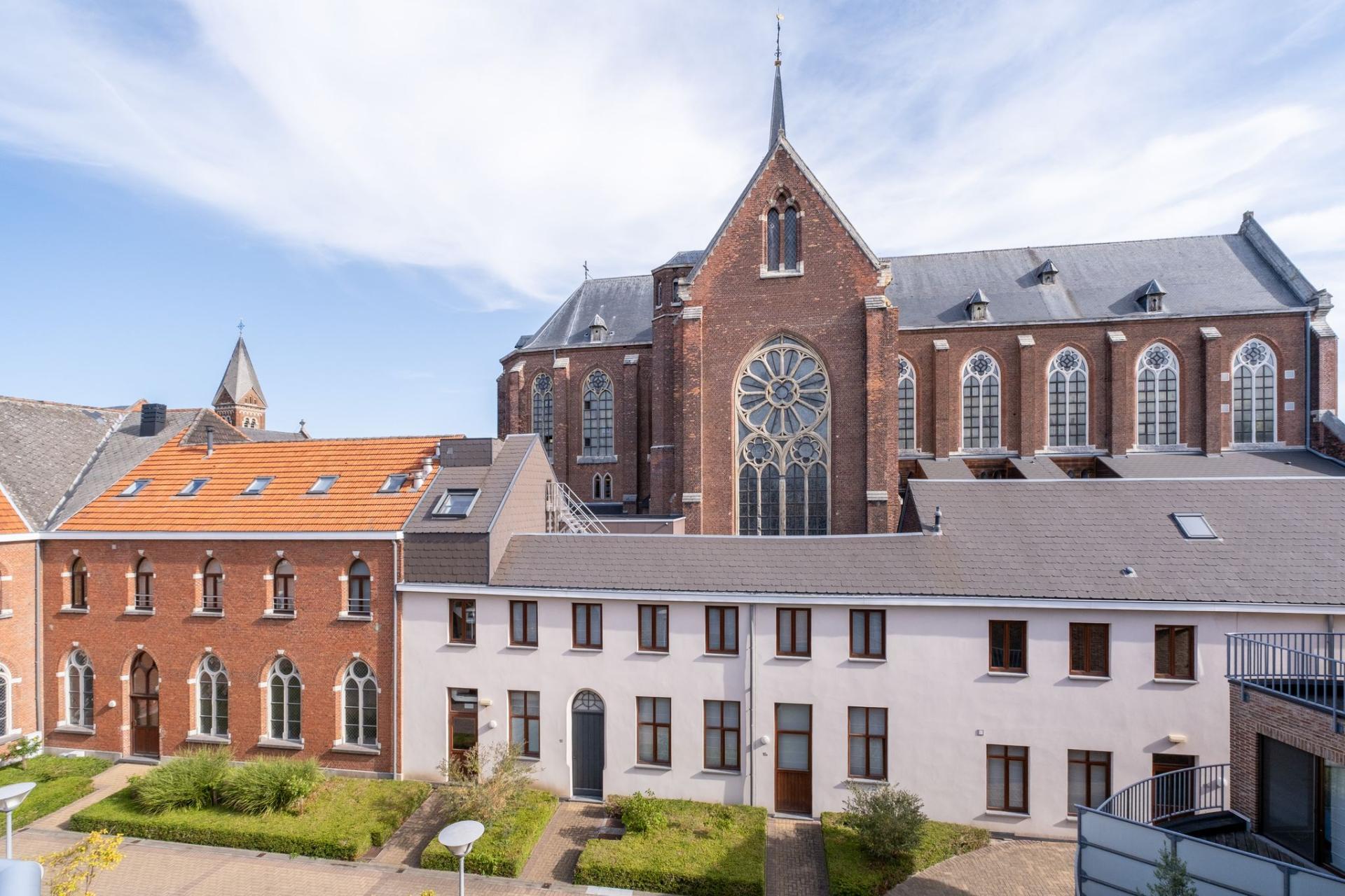 Ruim appartement met twee slaapkamers in hartje Mechelen — foto
