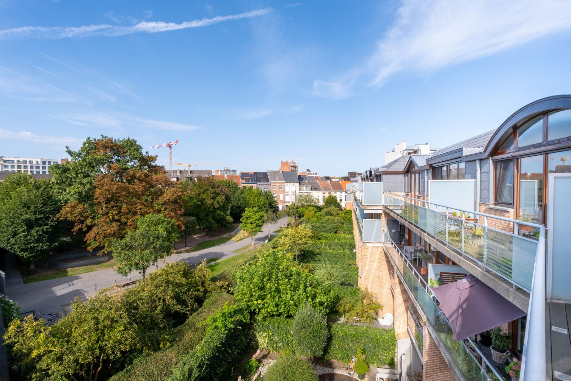 Ruim appartement met twee slaapkamers in hartje Mechelen — foto
