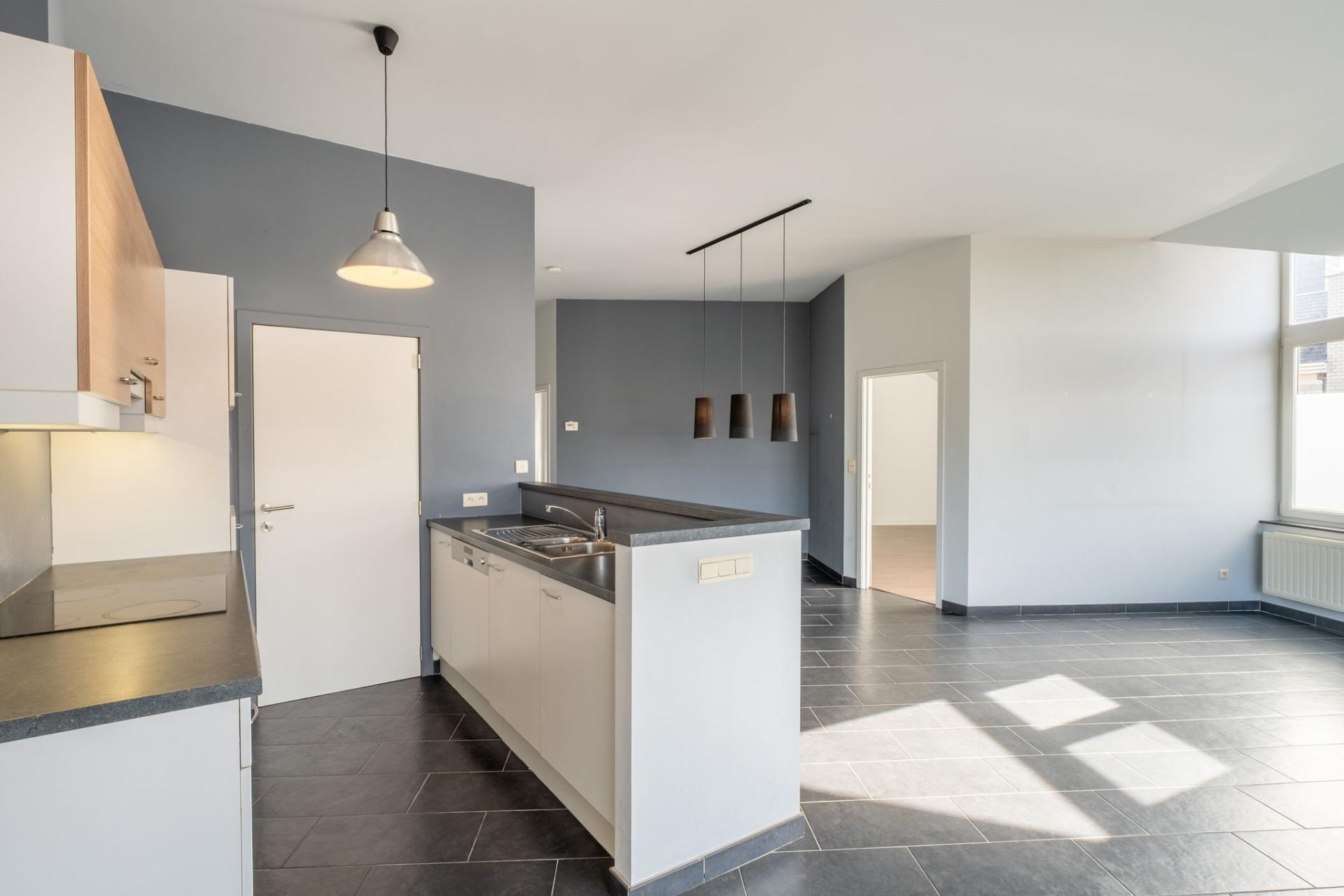 Ruim appartement met twee slaapkamers in hartje Mechelen — foto