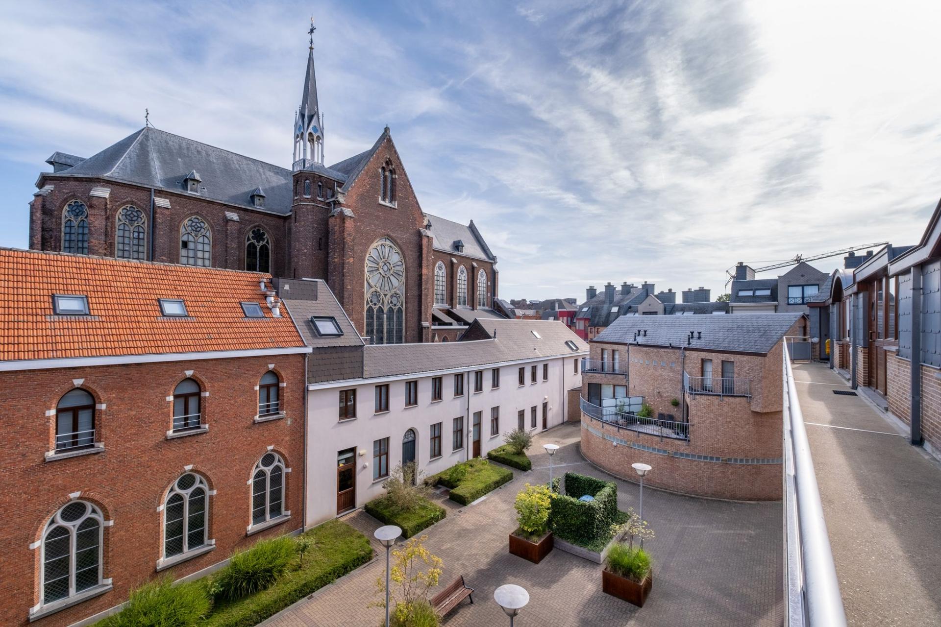 Ruim appartement met twee slaapkamers in hartje Mechelen — foto