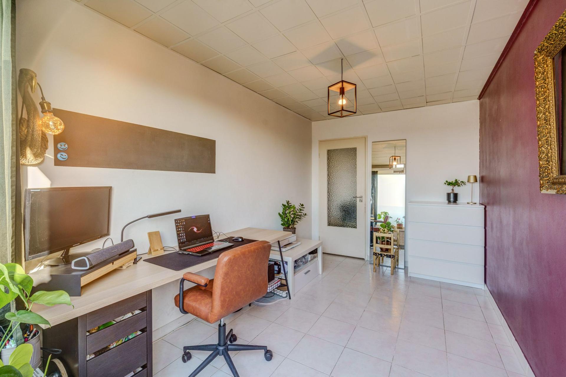 Instapklaar 2 slk appartement te Deurne — foto