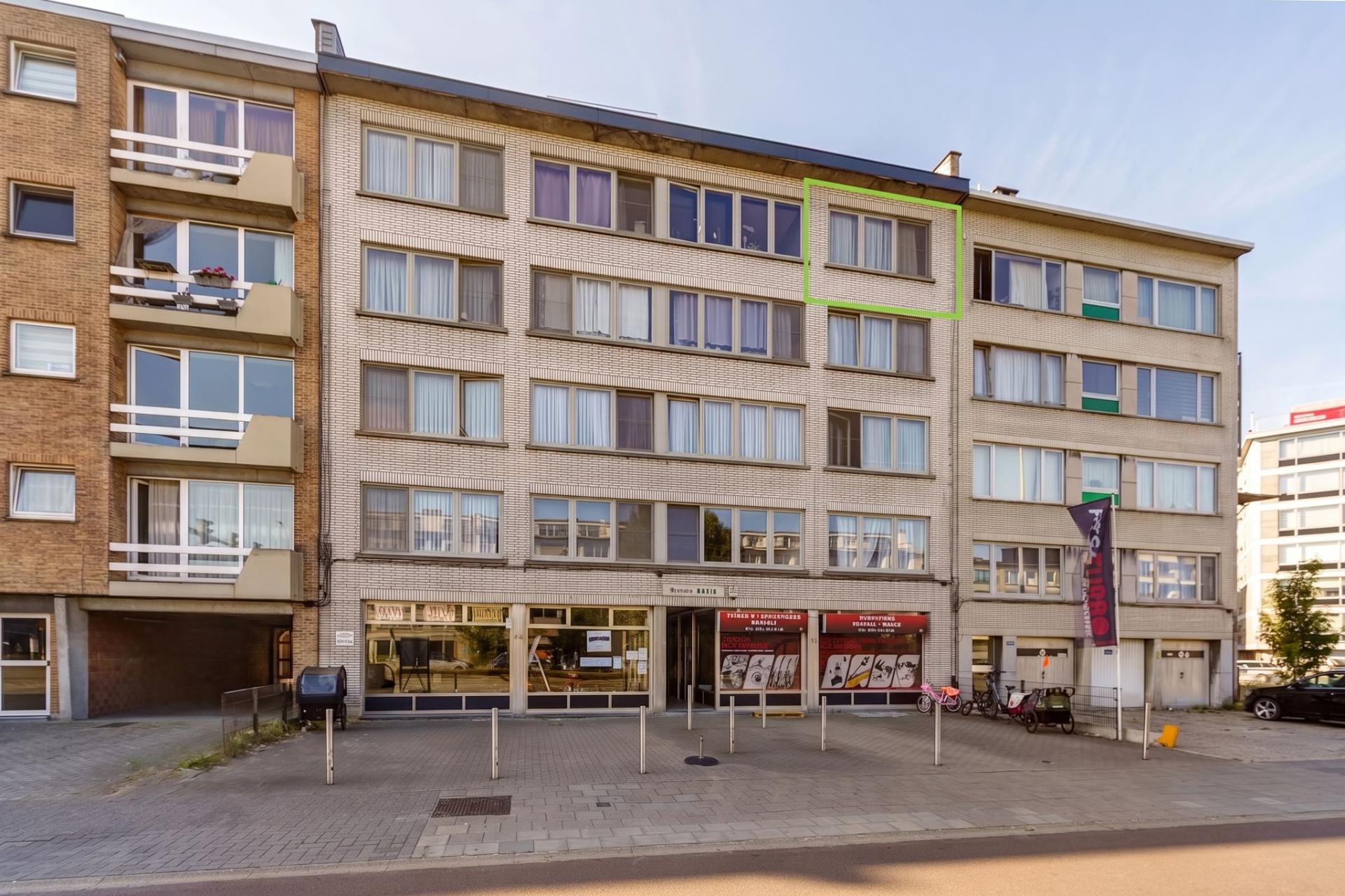 Instapklaar 2 slk appartement te Deurne — foto