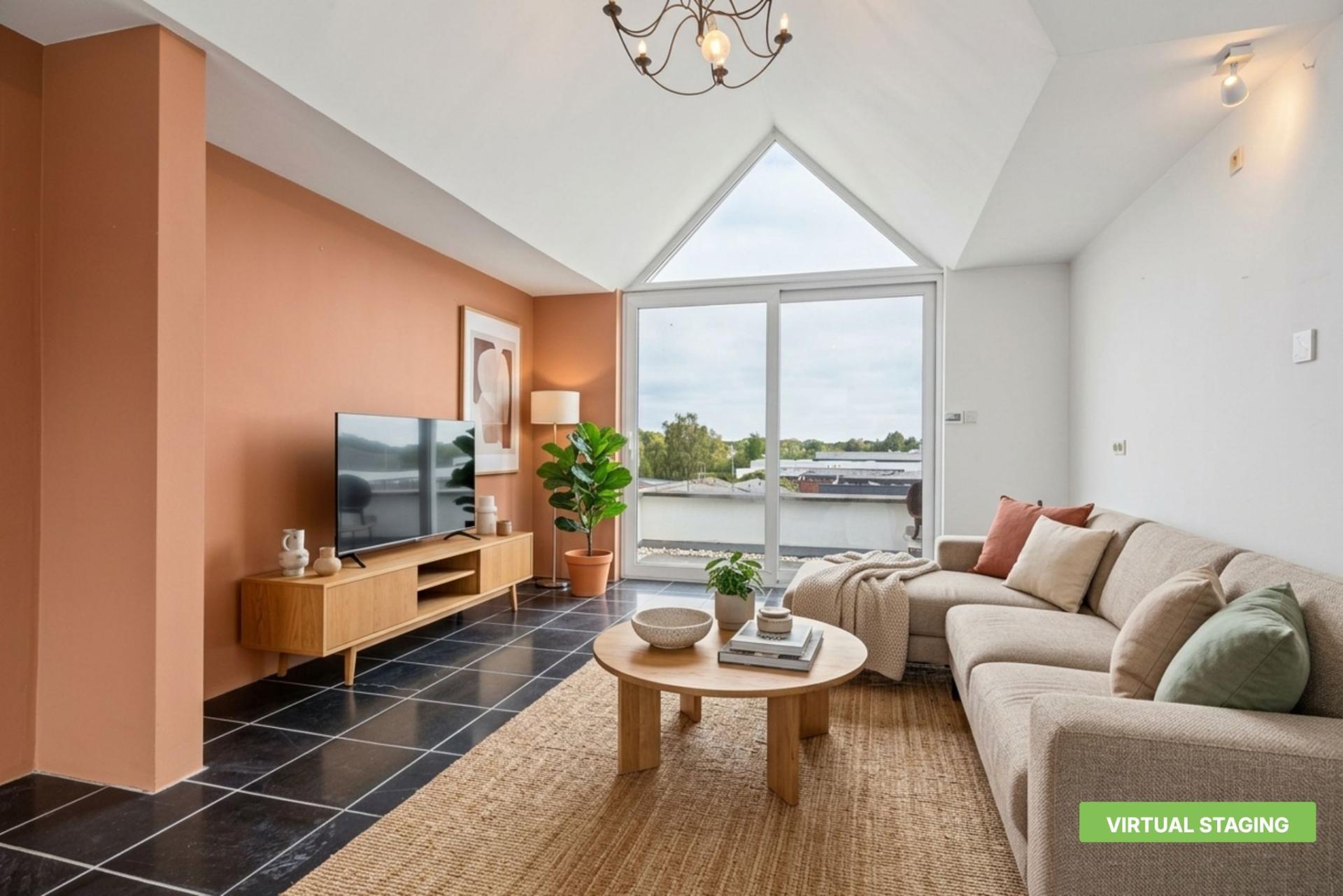 Handelsgelijkvloers met bovenliggend duplex appartement — foto