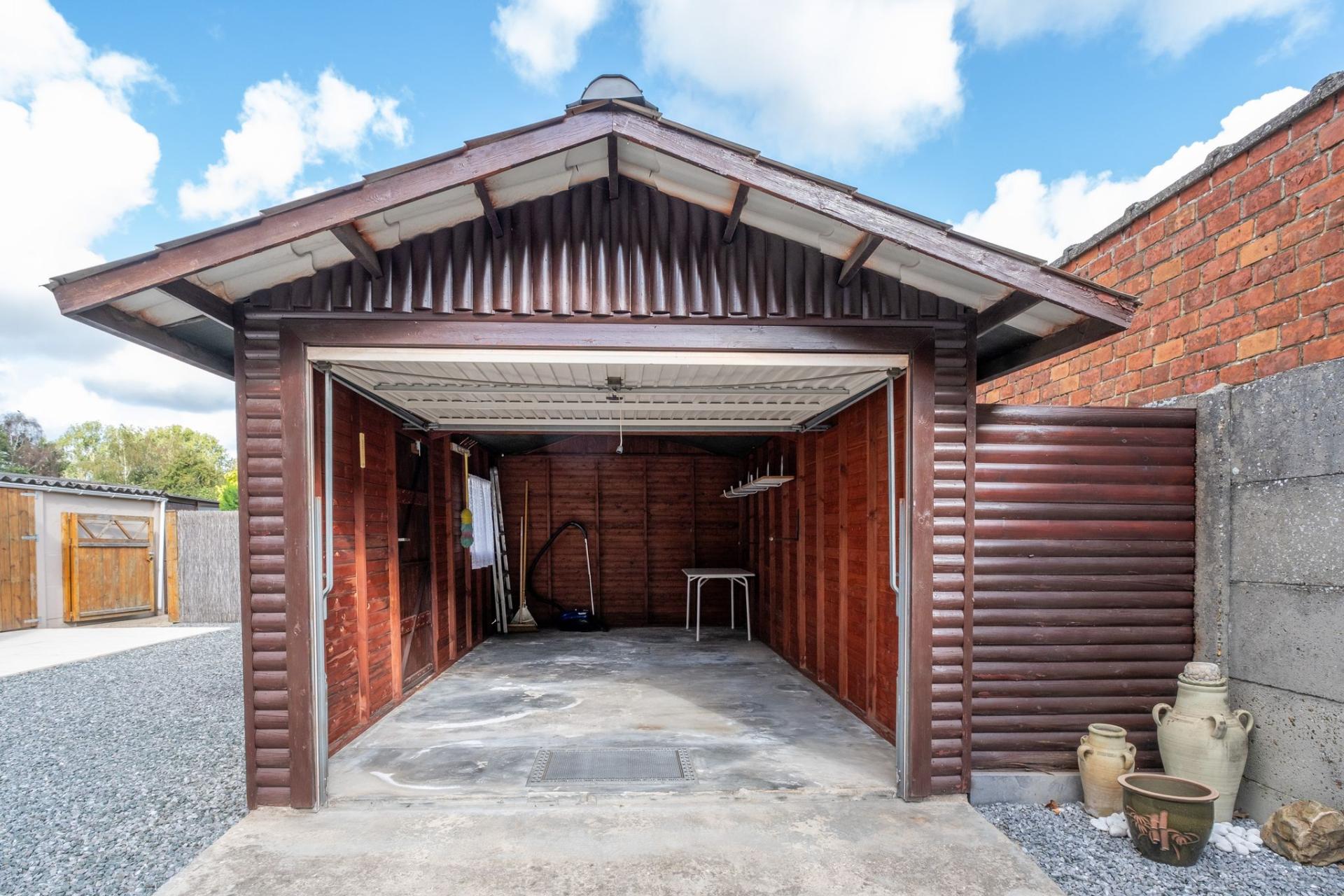 Charmante woning met diepe tuin te koop in Begijnendijk — foto