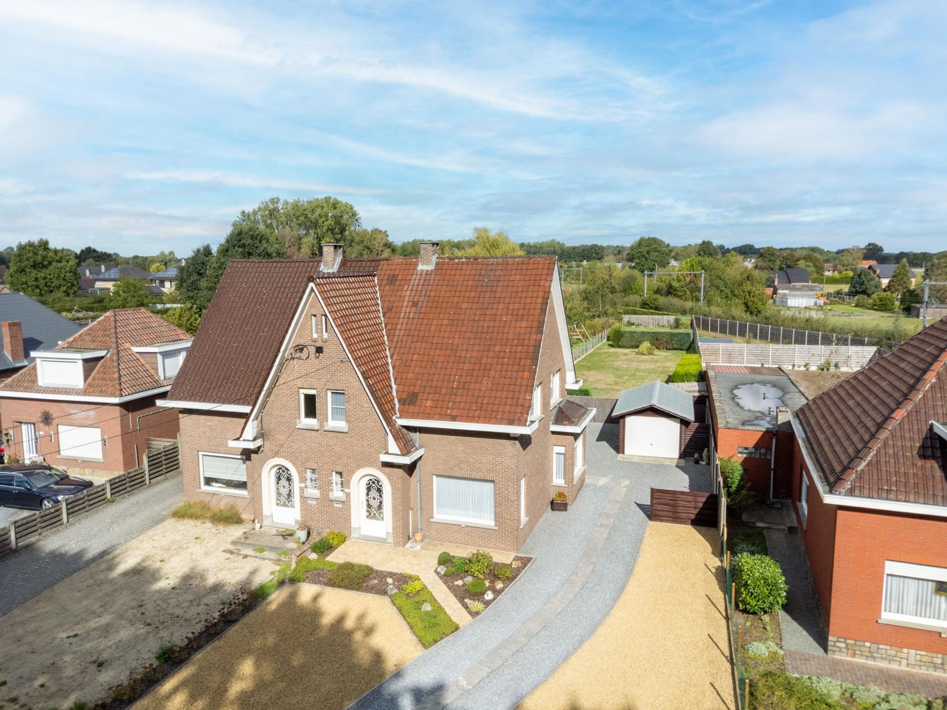 Charmante woning met diepe tuin te koop in Begijnendijk — foto
