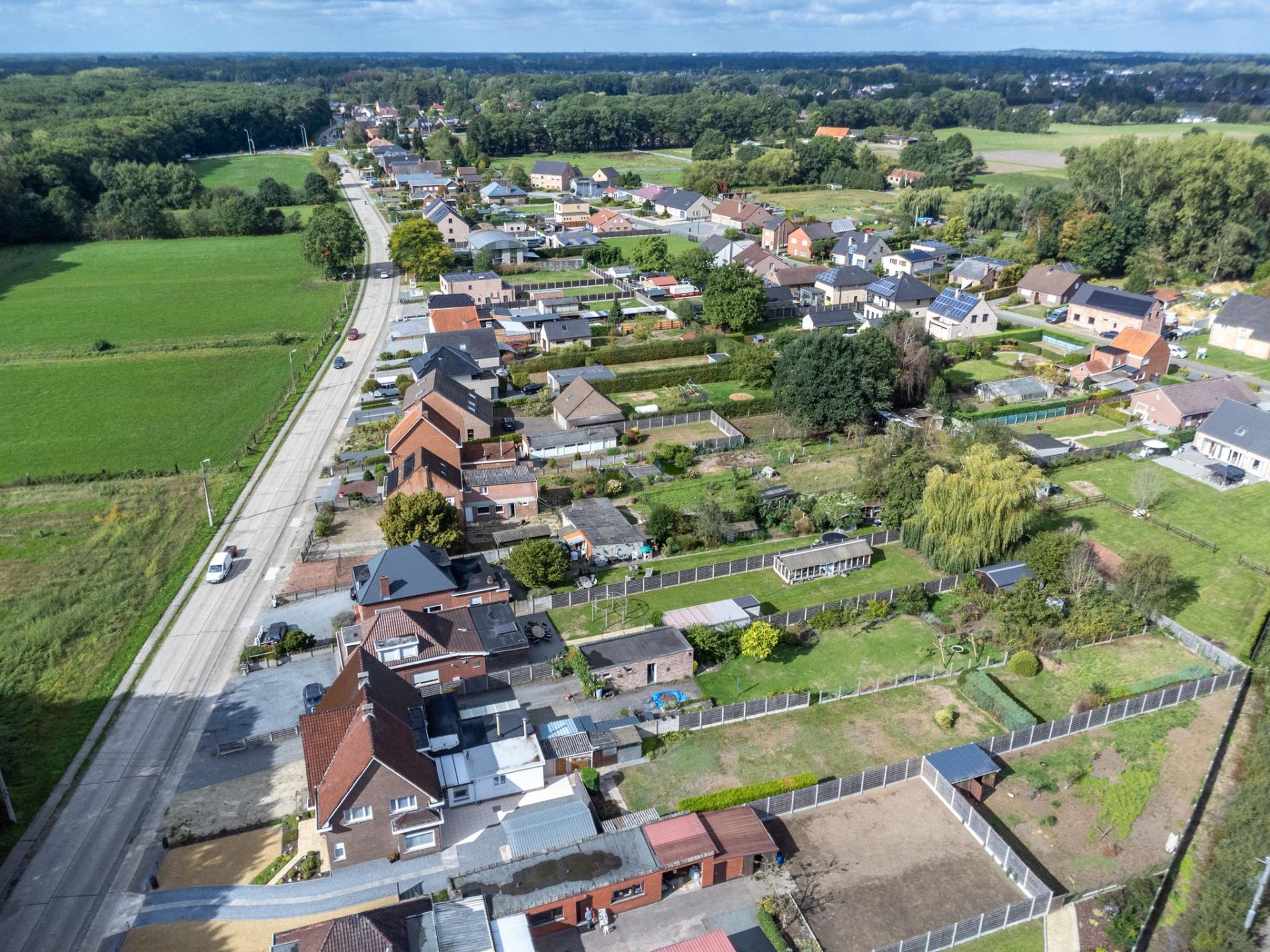 Charmante woning met diepe tuin te koop in Begijnendijk — foto