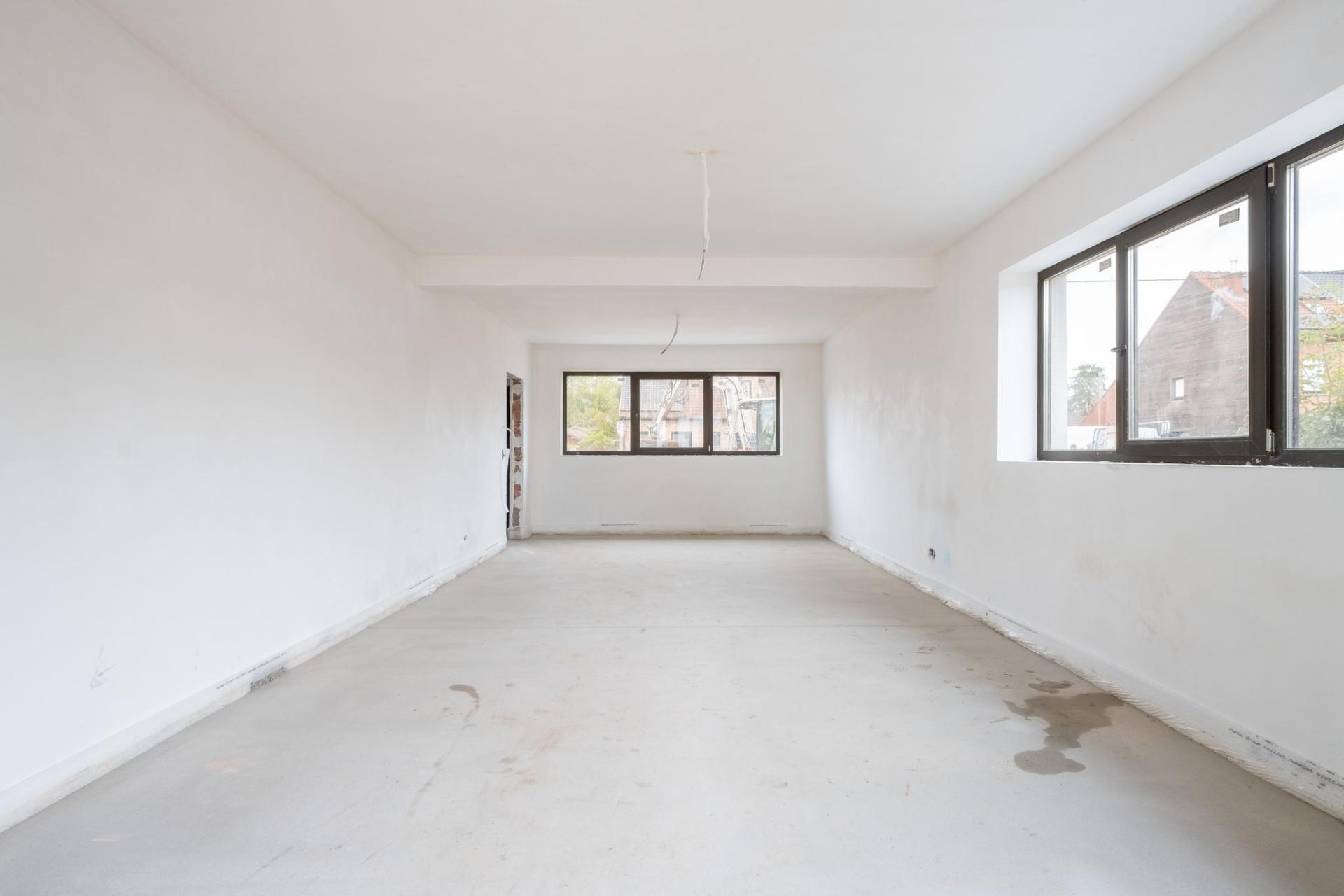 Volledig vernieuwbouwde woning met 3 slpks, 2 badkmrs & tuin — foto
