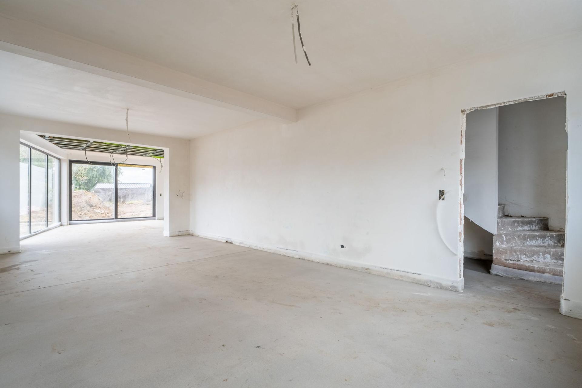 Volledig vernieuwbouwde woning met 3 slpks, 2 badkmrs & tuin — foto