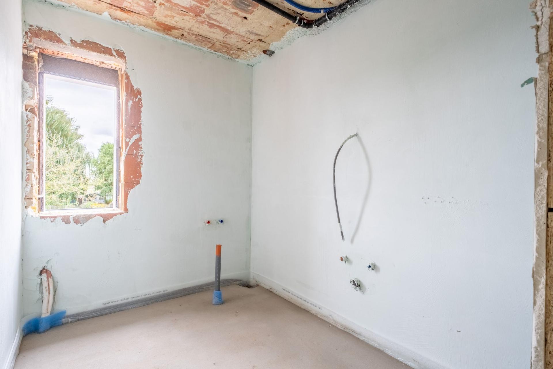 Volledig vernieuwbouwde woning met 3 slpks, 2 badkmrs & tuin — foto