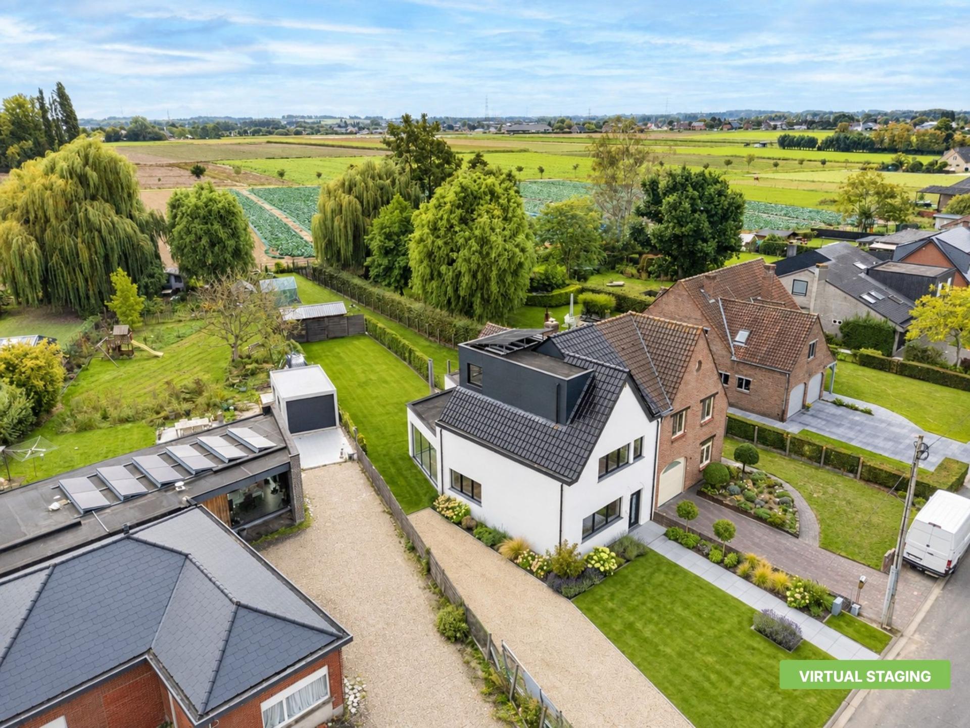 Volledig vernieuwbouwde woning met 3 slpks, 2 badkmrs & tuin — foto