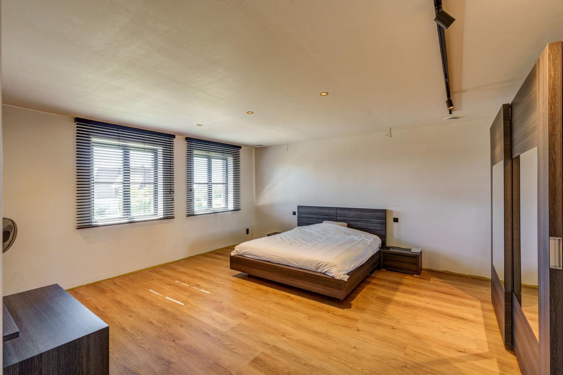 Nieuwbouw met 3 SLPK en multifunctionele zolder in Herentals — foto