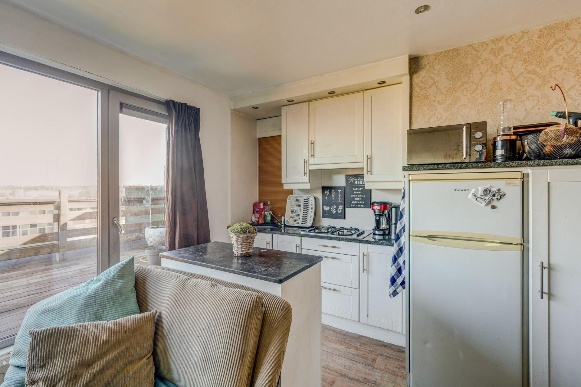 Appartement met slaapkamer en twee ruime terrassen in Deurne — foto