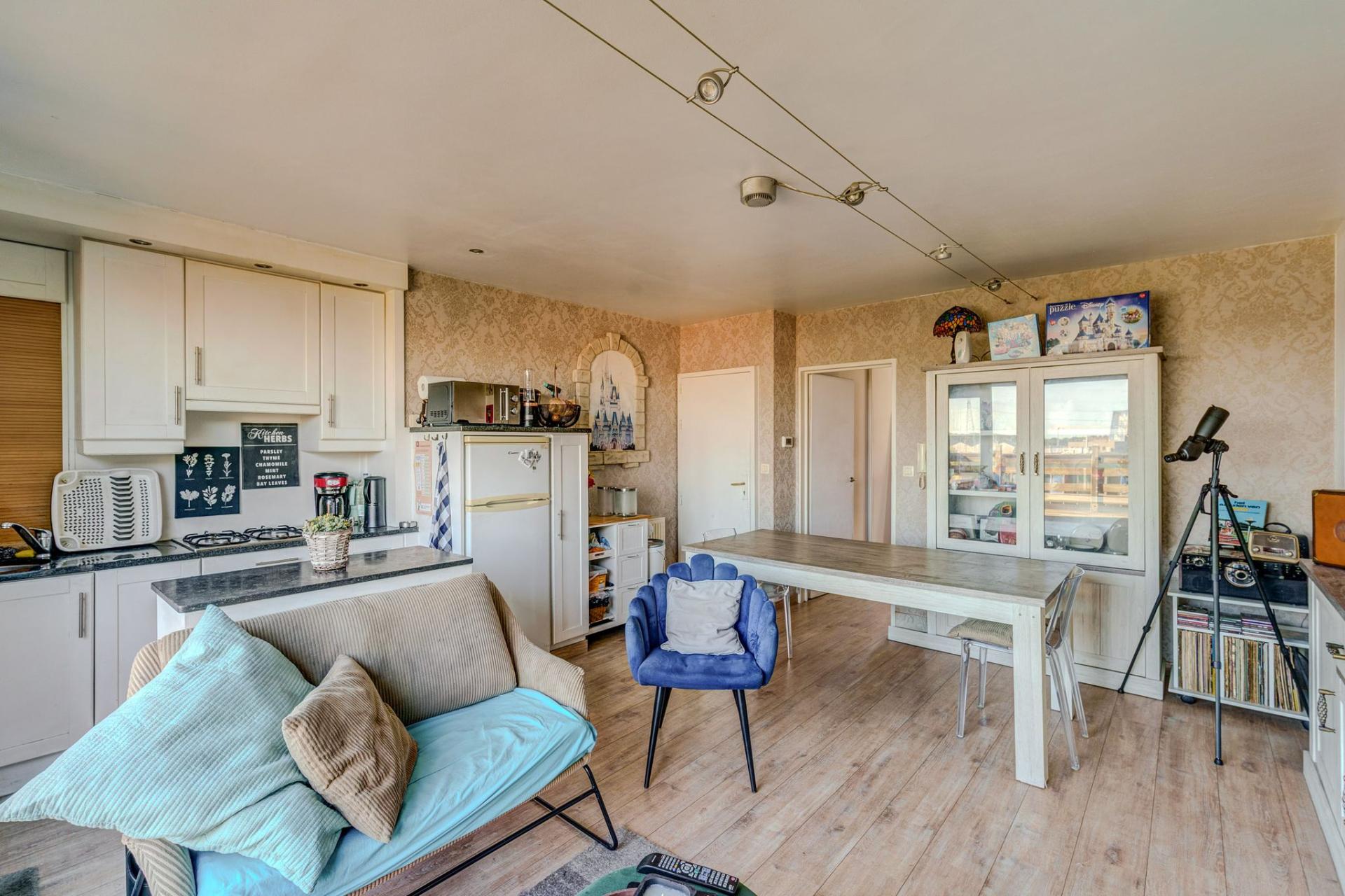 Appartement met slaapkamer en twee ruime terrassen in Deurne — foto
