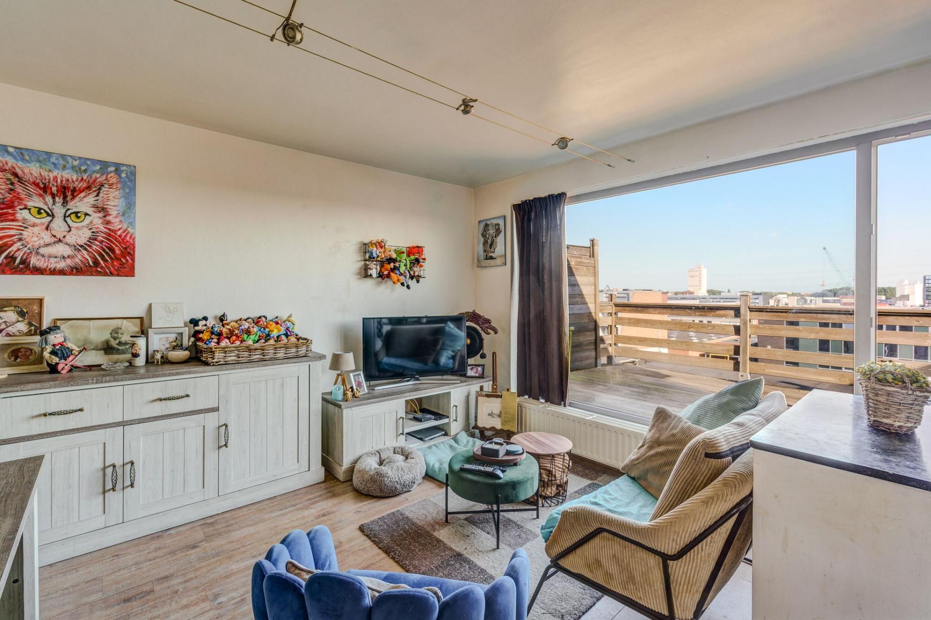Appartement met slaapkamer en twee ruime terrassen in Deurne — foto
