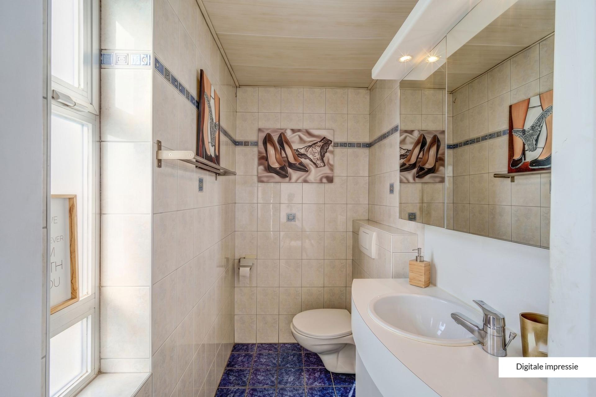 Appartement met slaapkamer en twee ruime terrassen in Deurne — foto