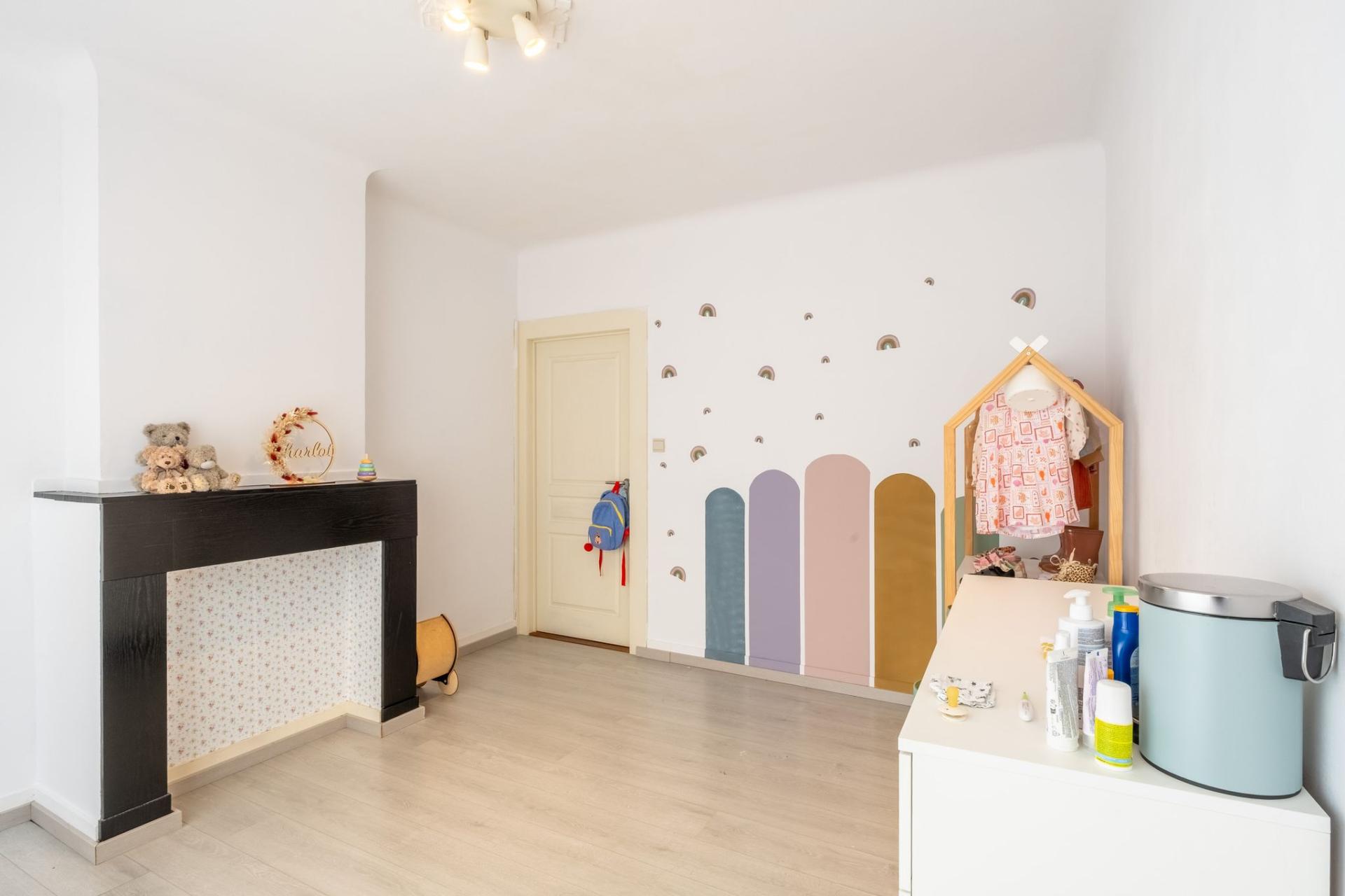 Veelzijdige woning met tal van mogelijkheden in Niel. — foto