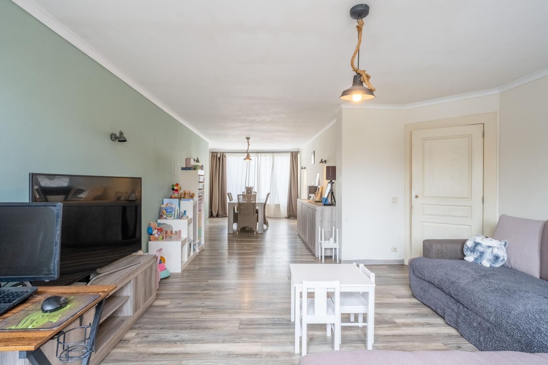 Veelzijdige woning met tal van mogelijkheden in Niel. — foto