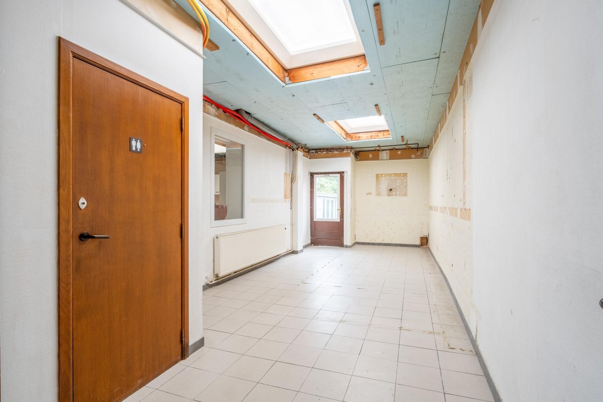 Veelzijdige woning met tal van mogelijkheden in Niel. — foto