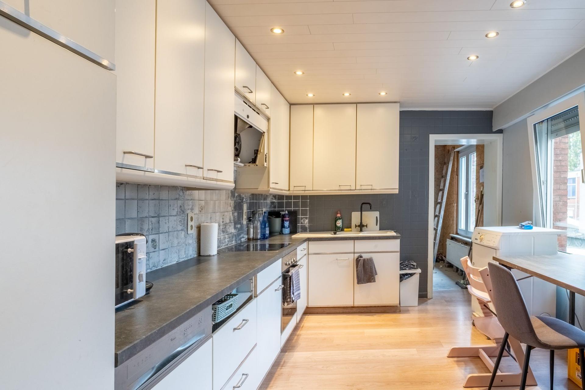 Veelzijdige woning met tal van mogelijkheden in Niel. — foto