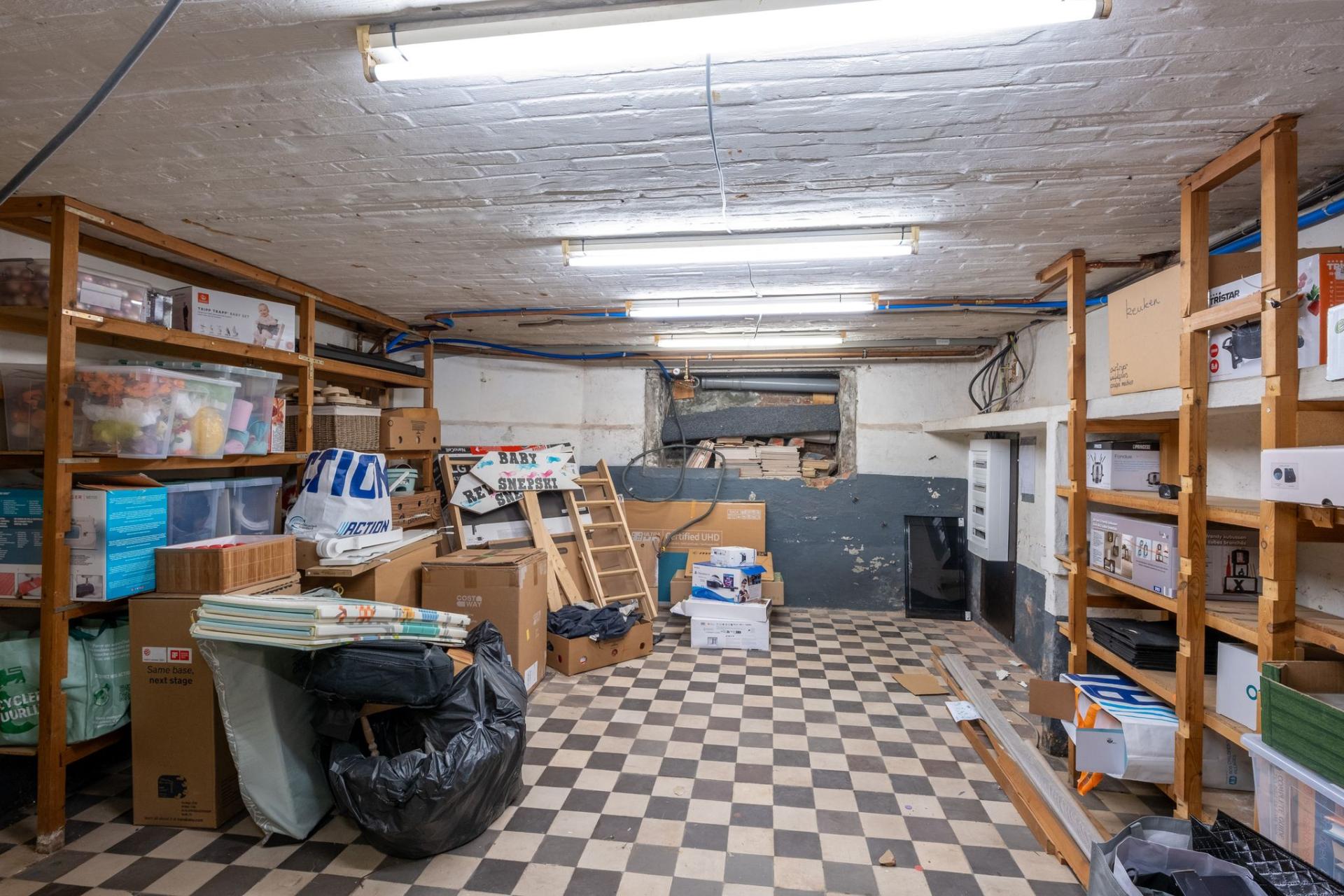 Veelzijdige woning met tal van mogelijkheden in Niel. — foto