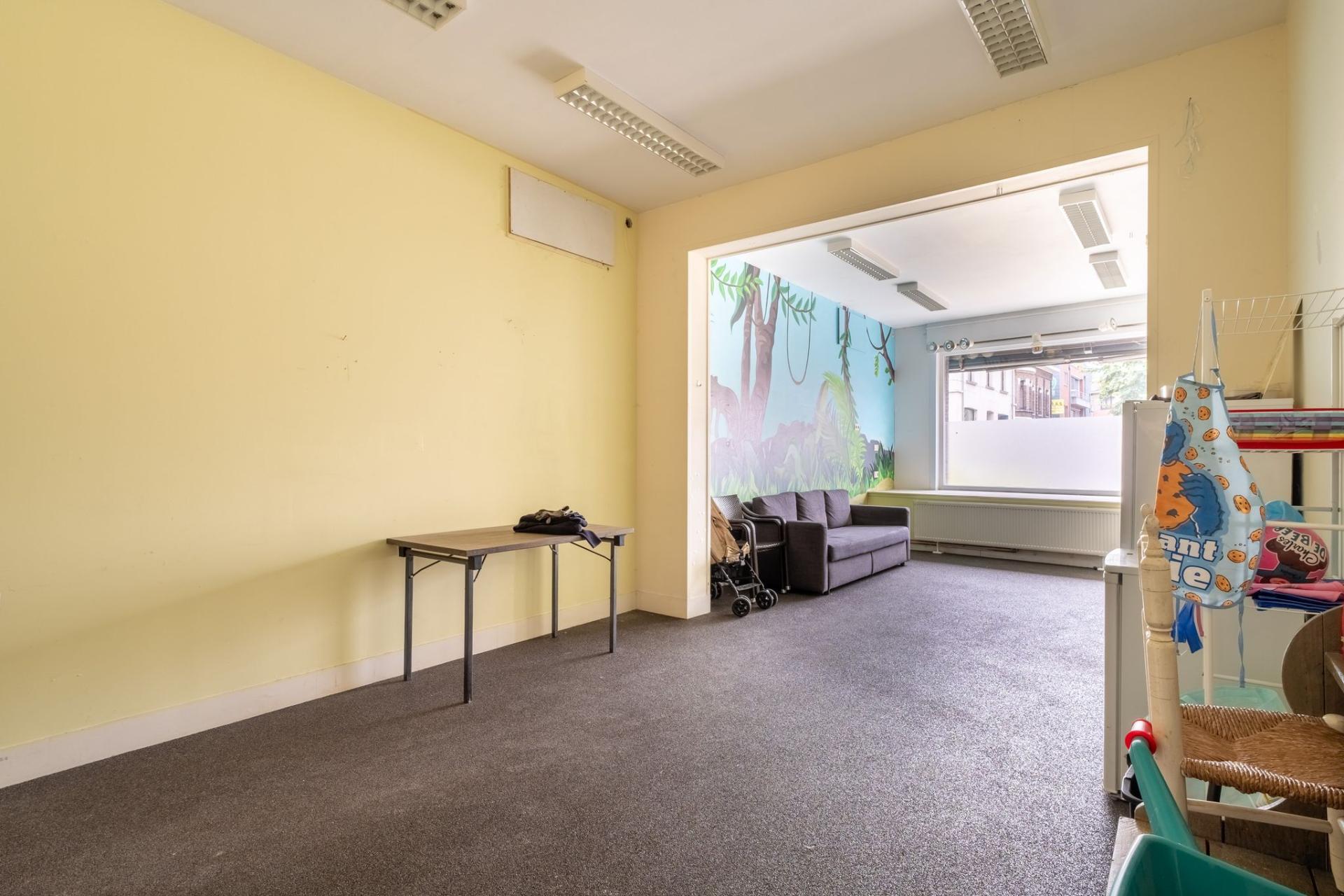 Veelzijdige woning met tal van mogelijkheden in Niel. — foto