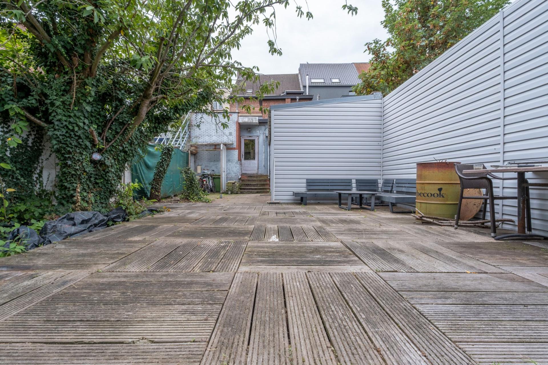 Veelzijdige woning met tal van mogelijkheden in Niel. — foto