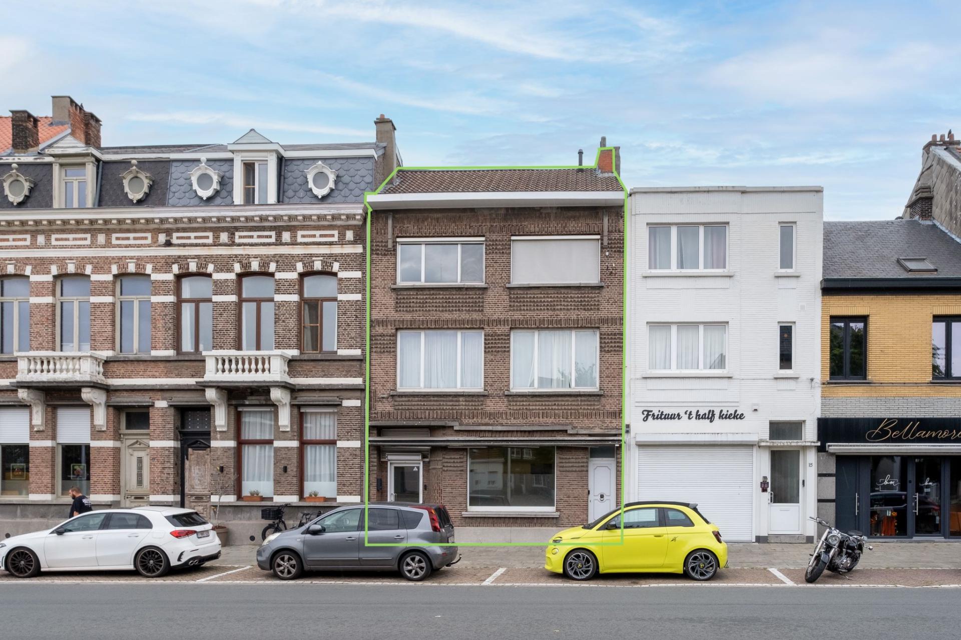 Veelzijdige woning met tal van mogelijkheden in Niel. — foto